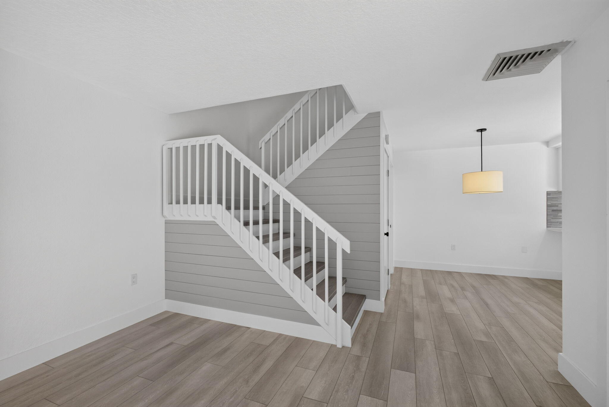 2101 21st Way Property Photo 10