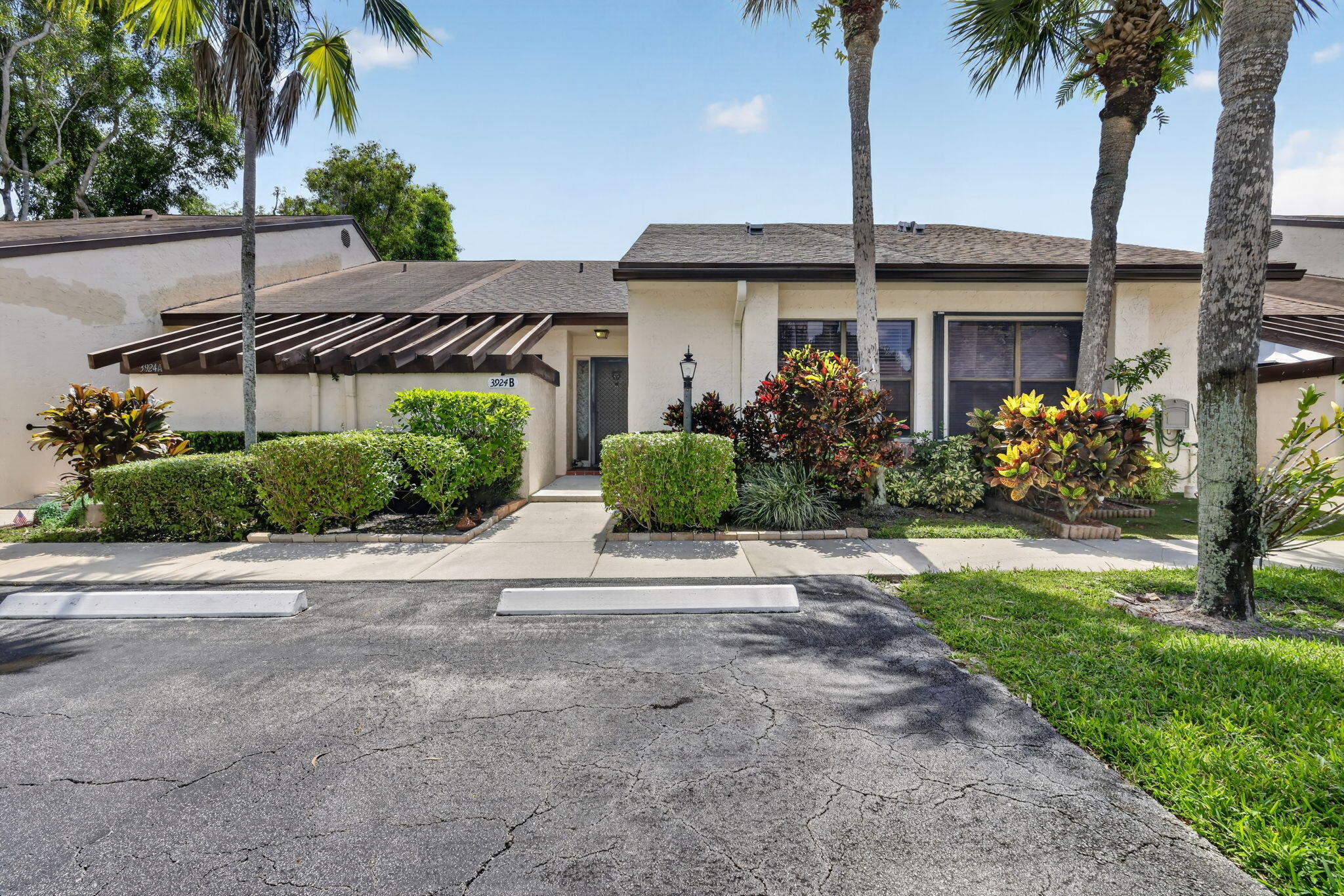 3924 San Anselmo Drive B Property Photo 1