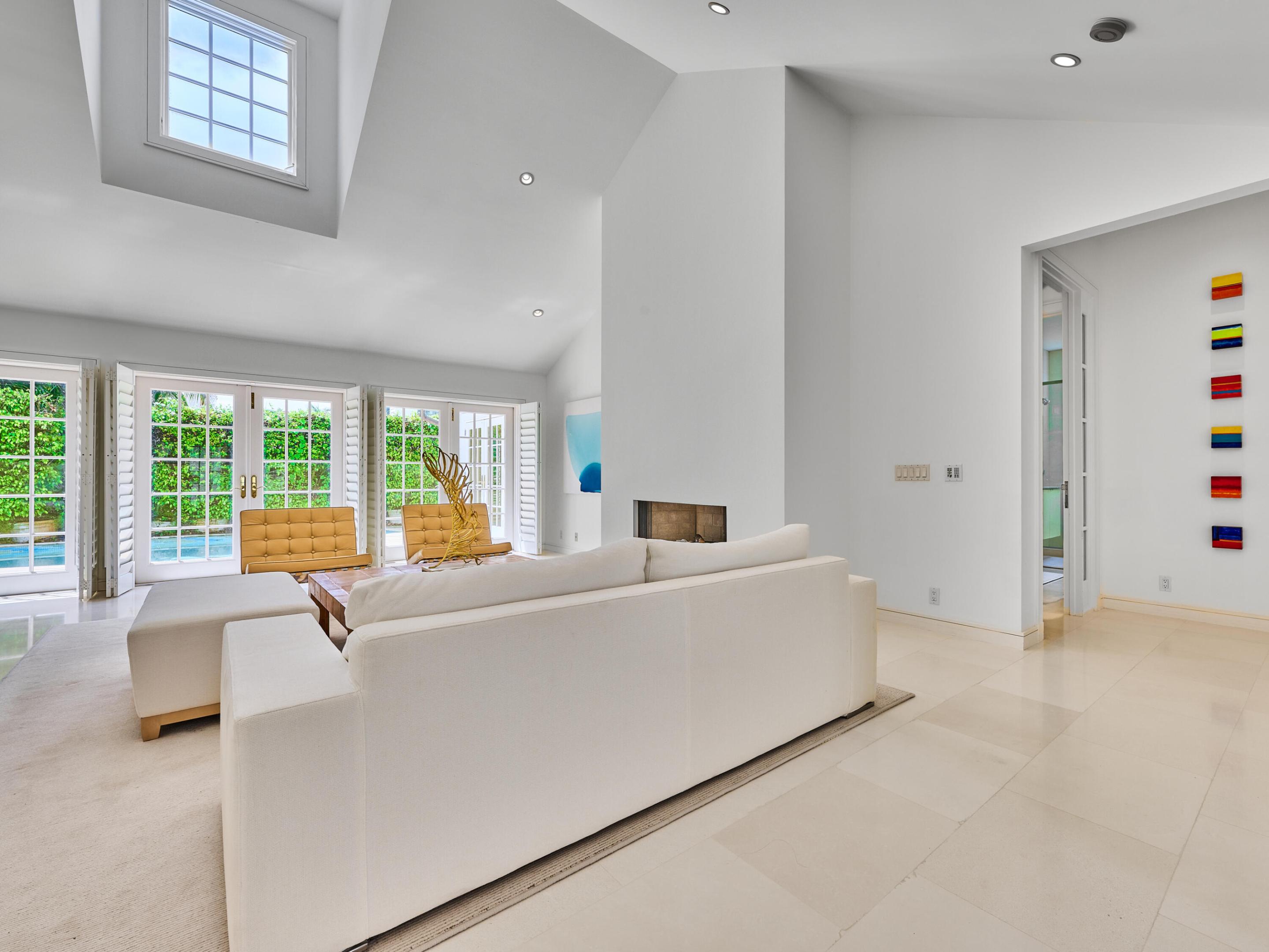 222 Monterey Road Property Photo 8