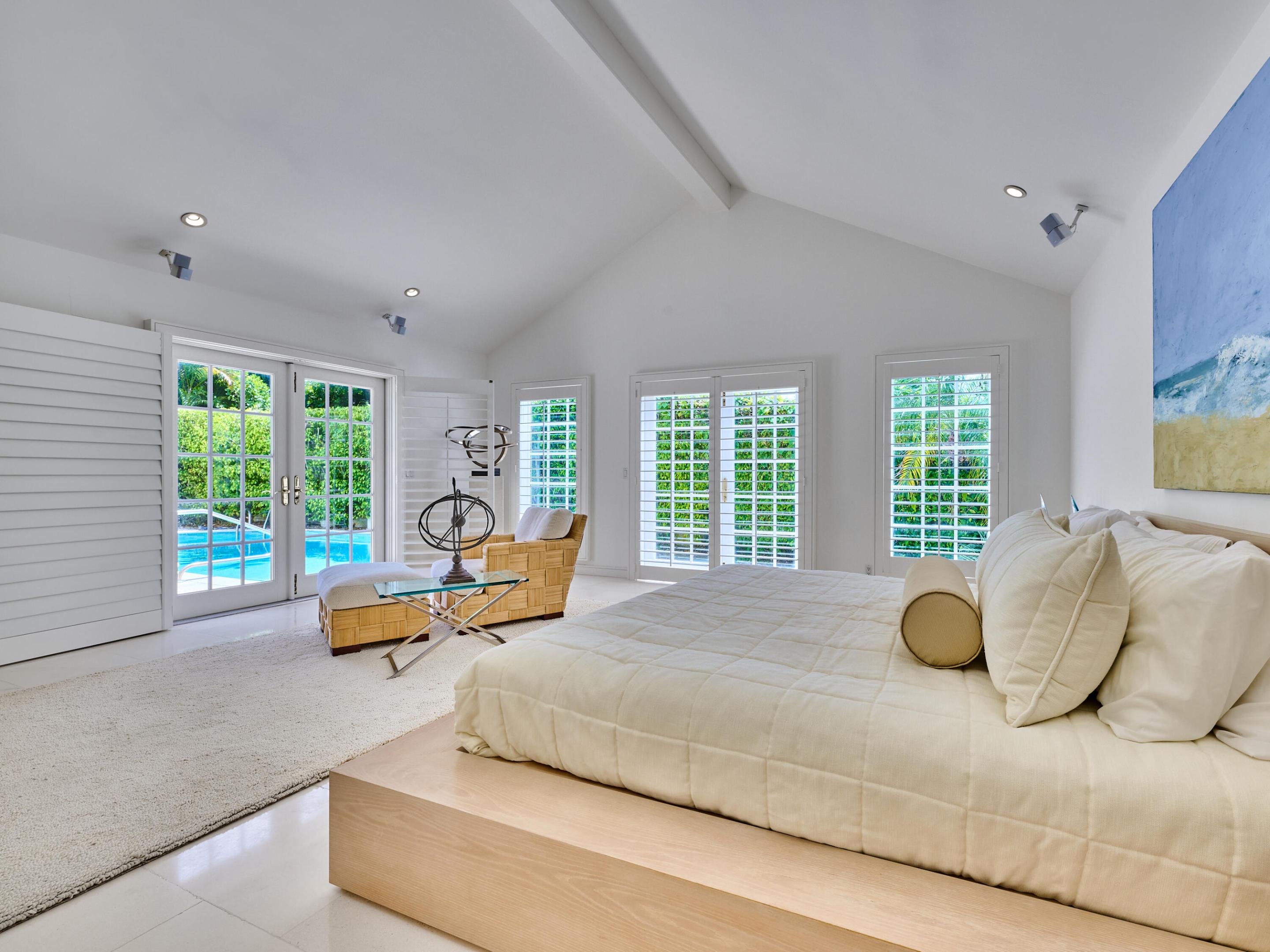 222 Monterey Road Property Photo 11