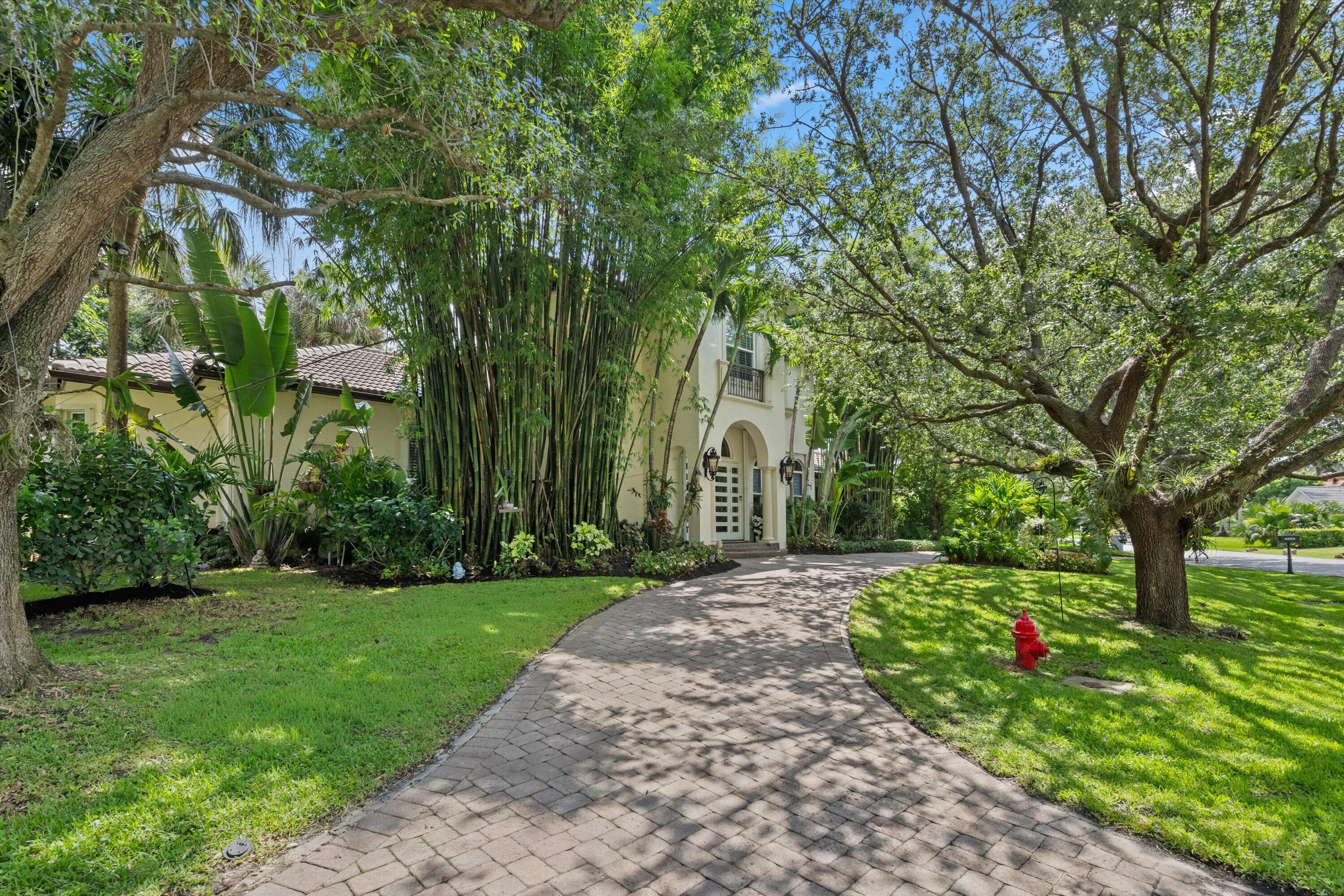 4699 Gleneagles Drive Property Photo 4