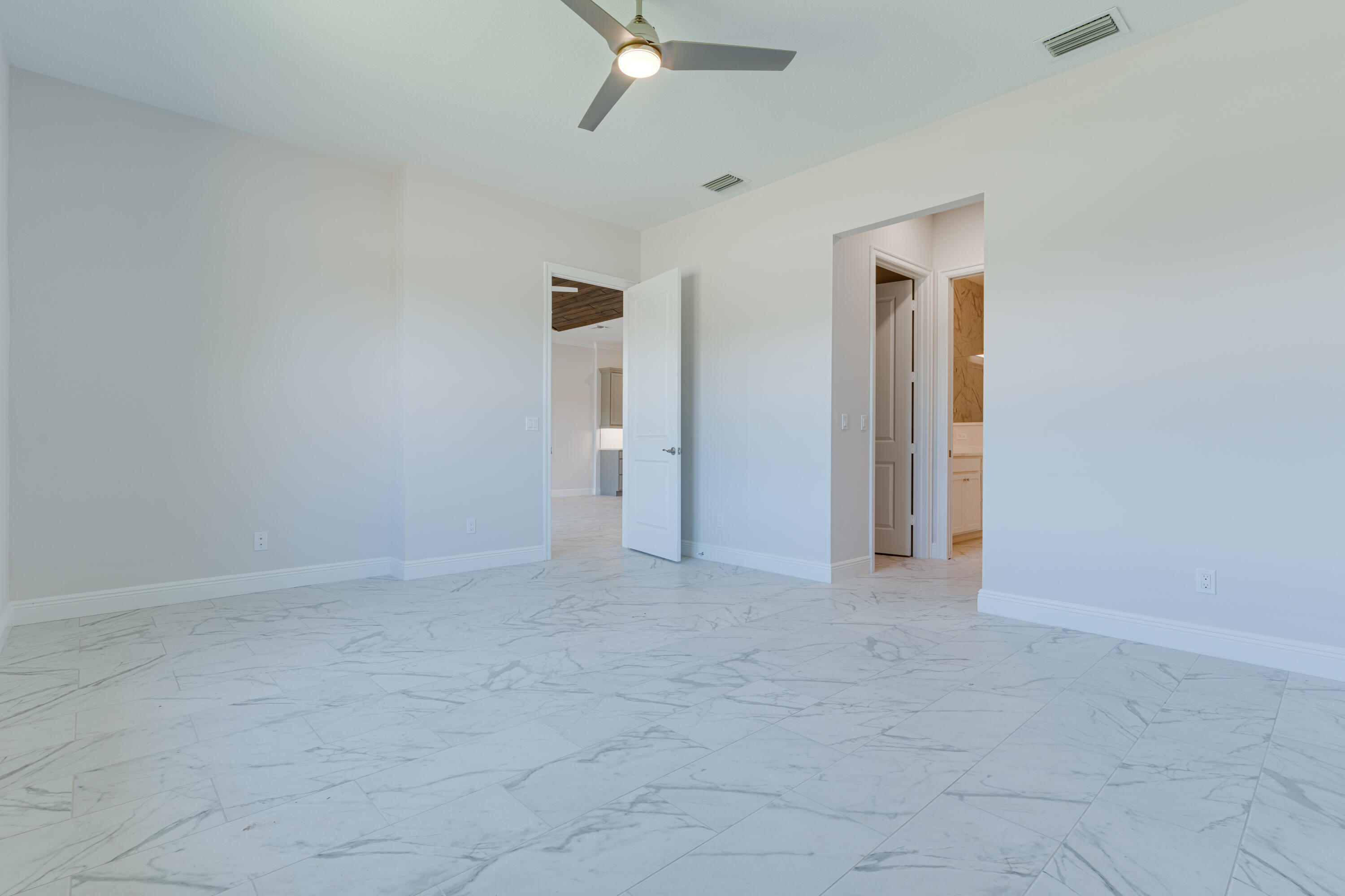 1805 Bridgepointe Circle 2 Property Photo 11