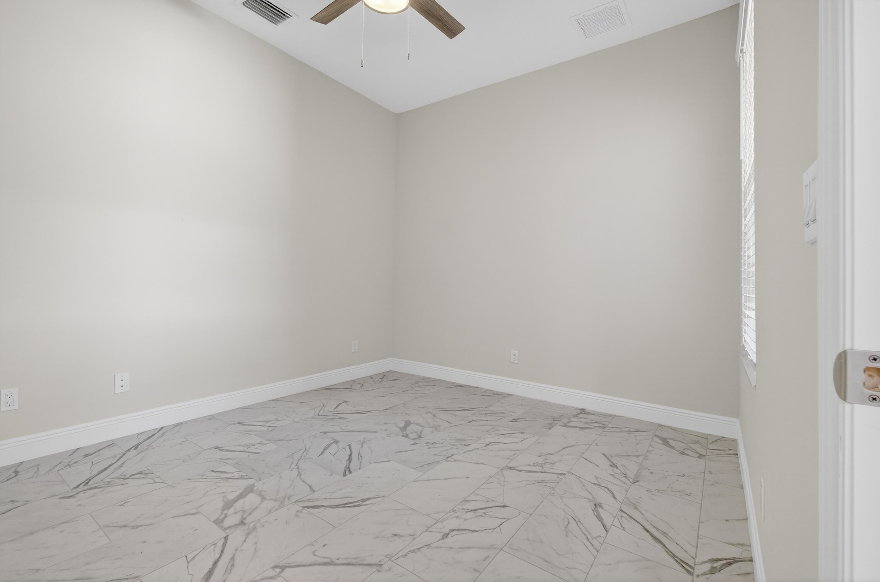 1805 Bridgepointe Circle 2 Property Photo 19