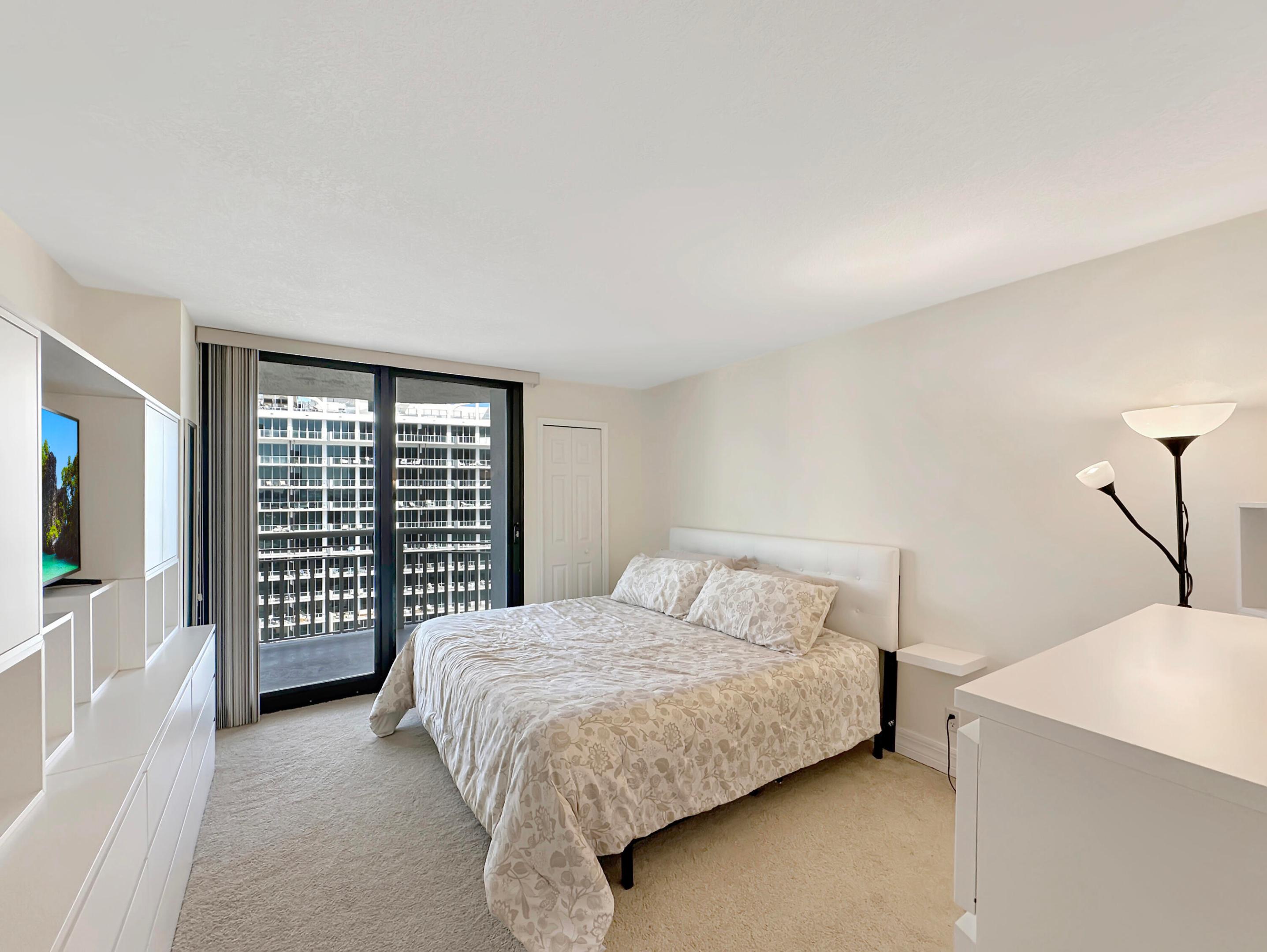 3000 N Ocean Drive 20-b Property Photo 14
