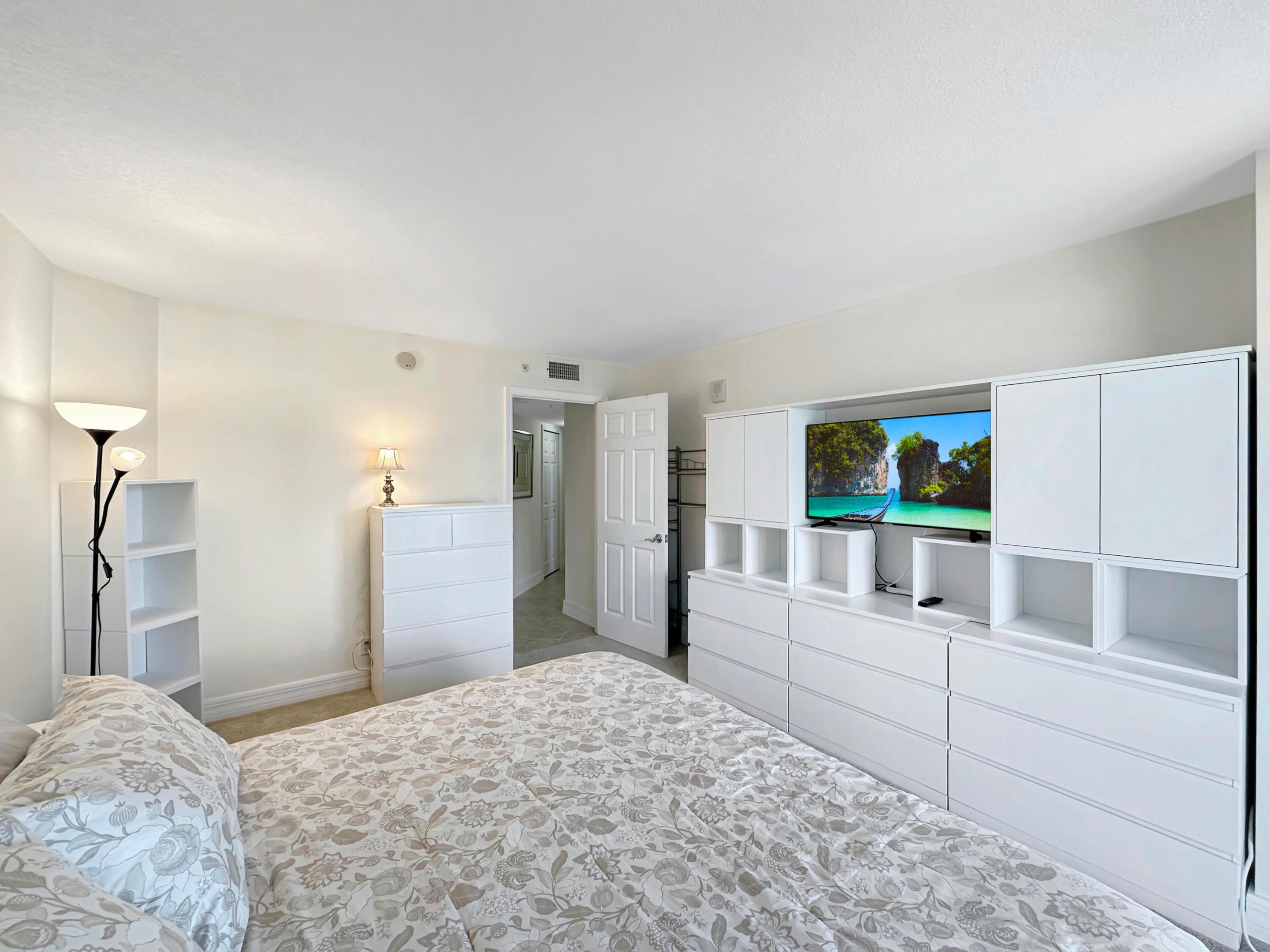 3000 N Ocean Drive 20-b Property Photo 15