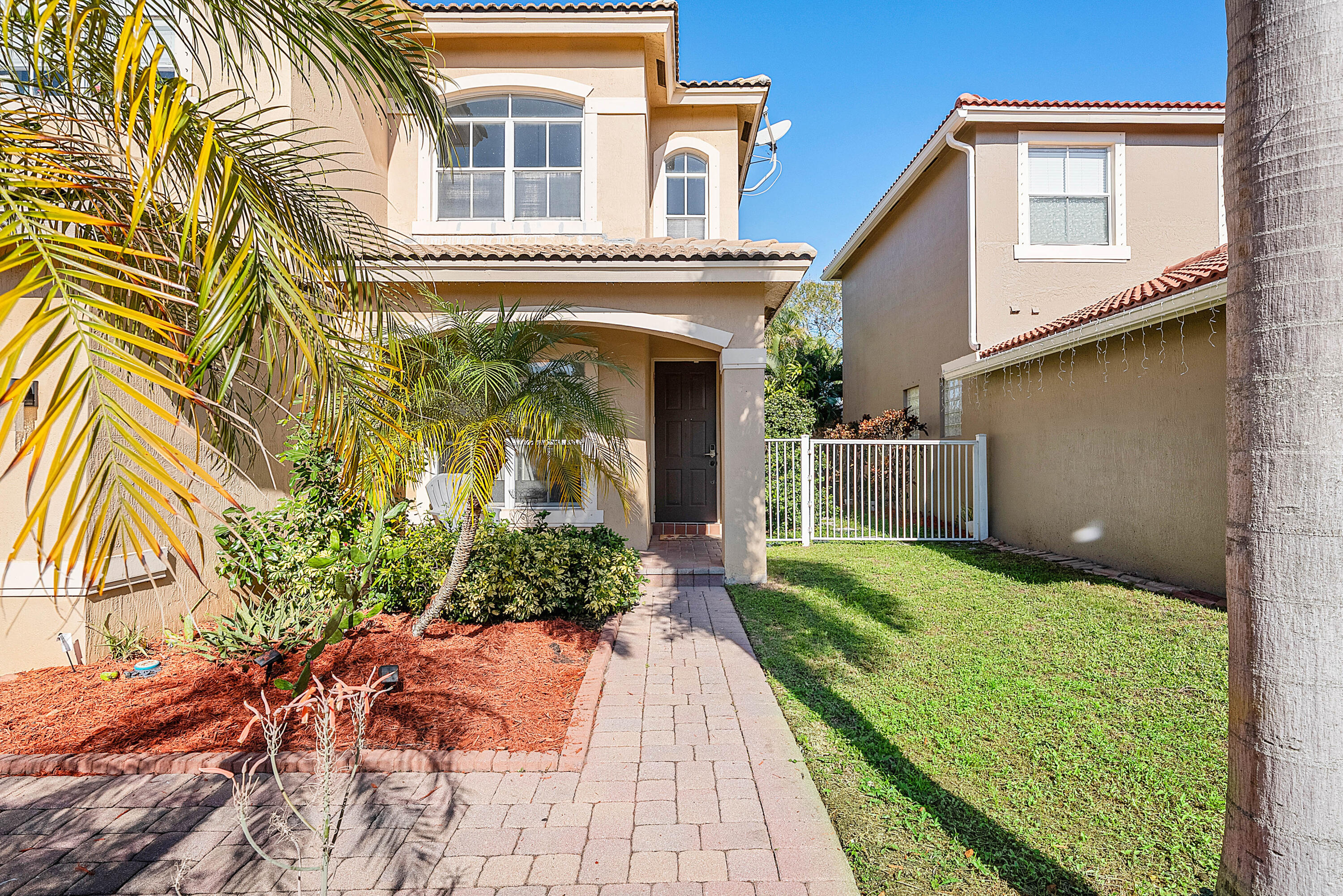 5041 Massy Drive Property Photo 4