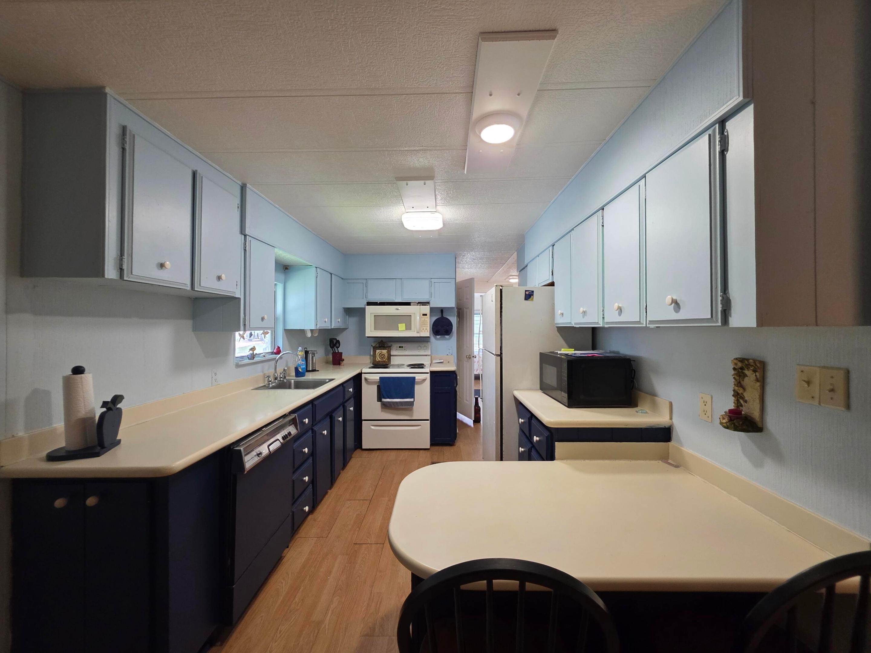 37 Los Lagos Road Property Photo 3