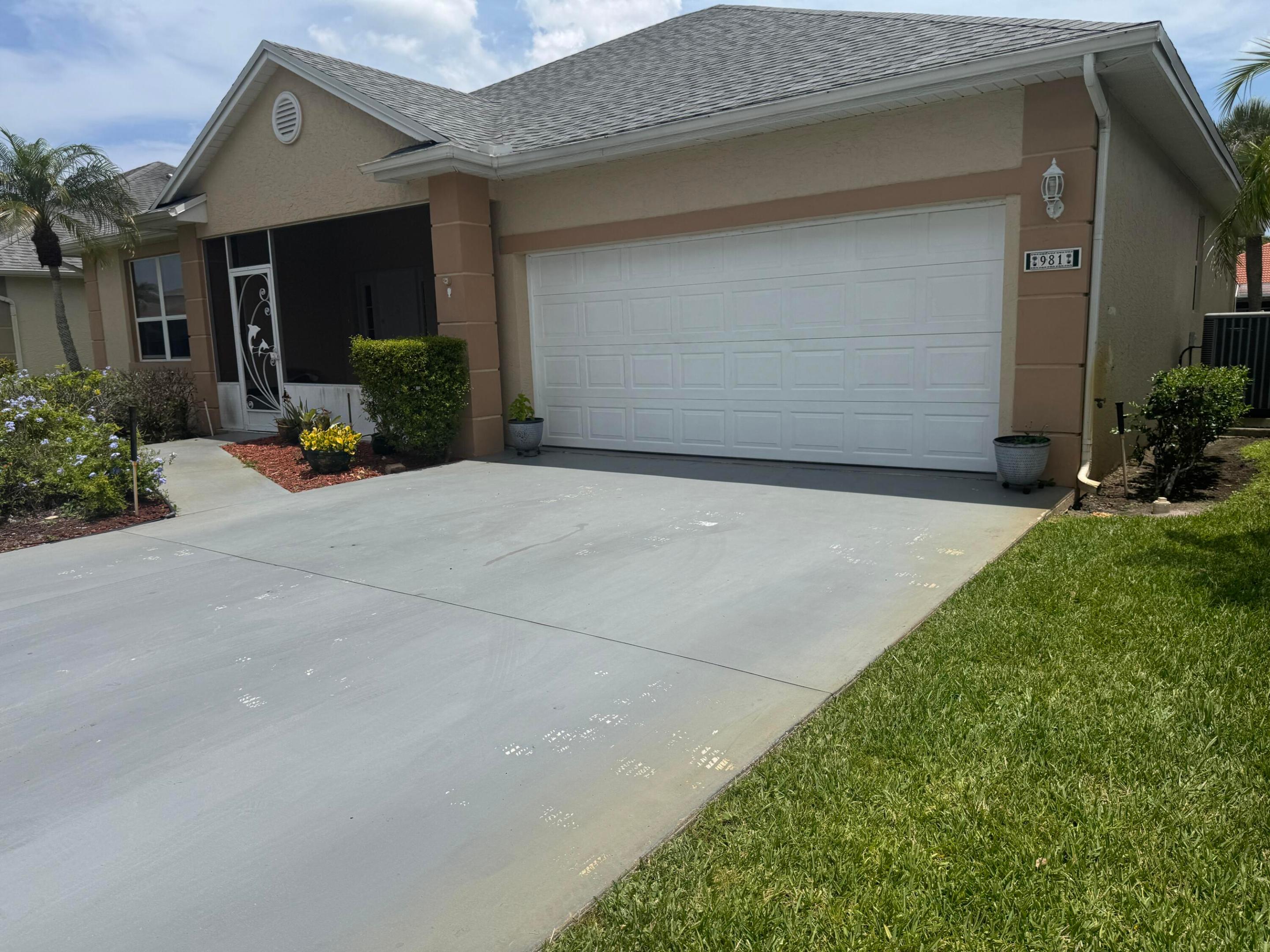 981 Nw Tuscany Drive Property Photo 1