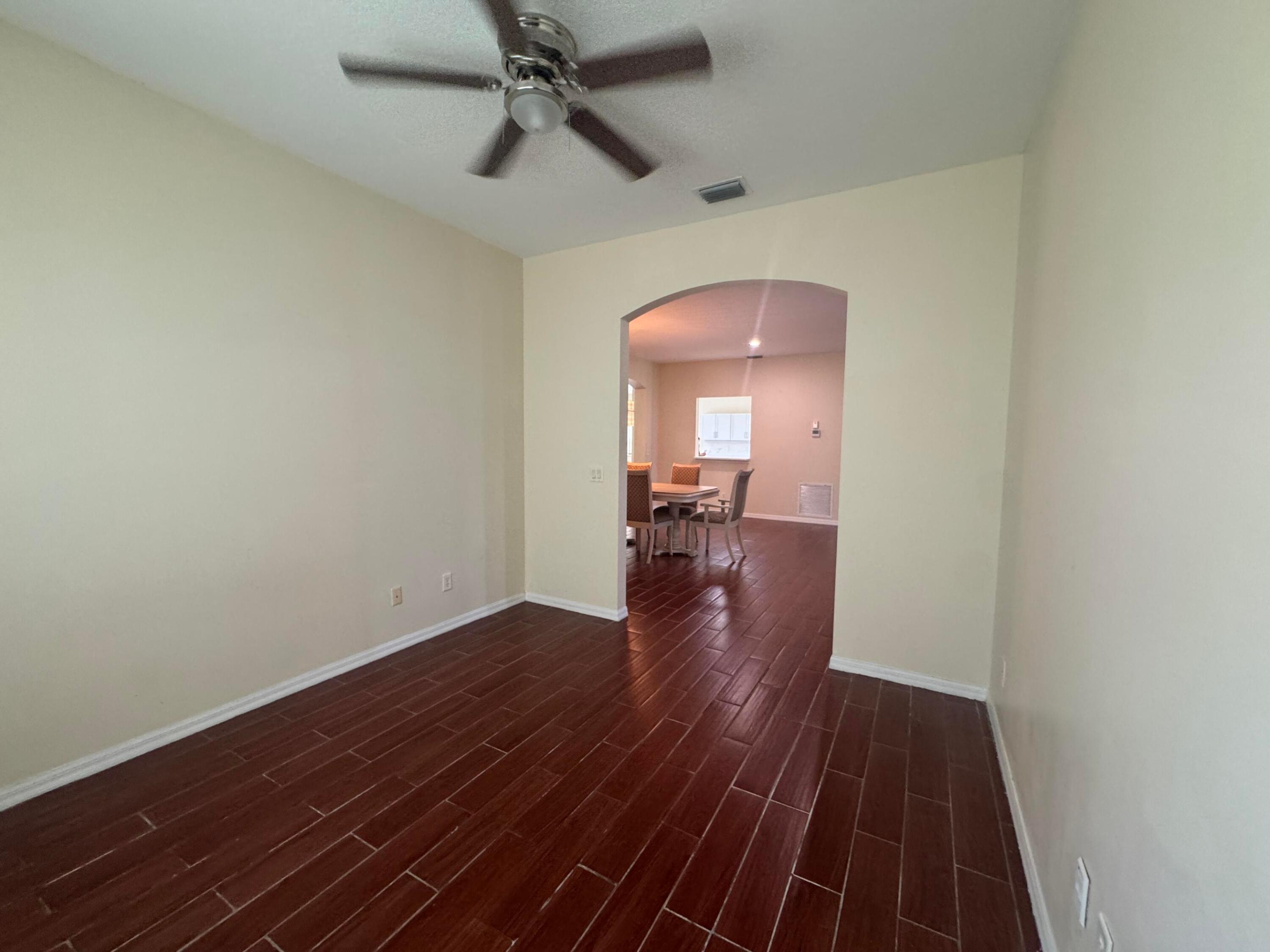 981 Nw Tuscany Drive Property Photo 6