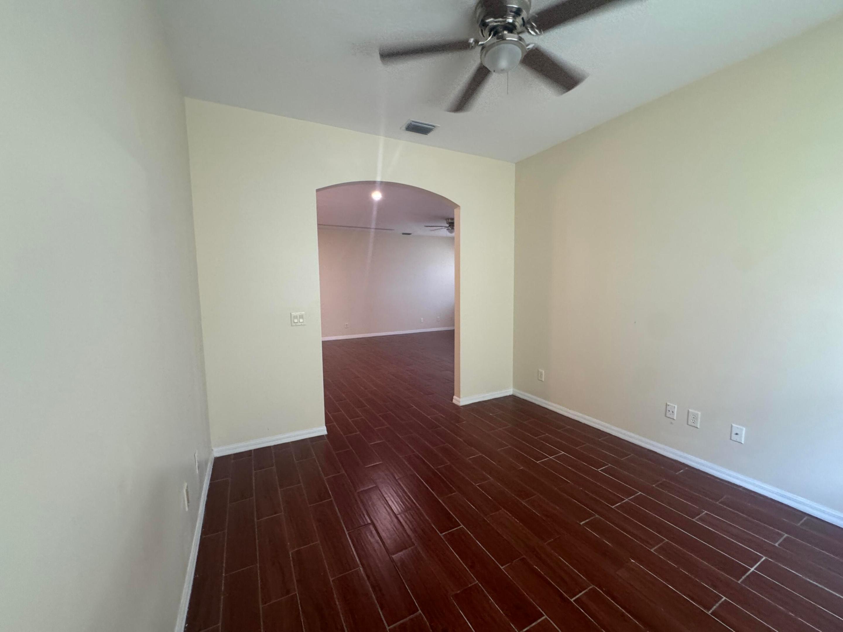 981 Nw Tuscany Drive Property Photo 7