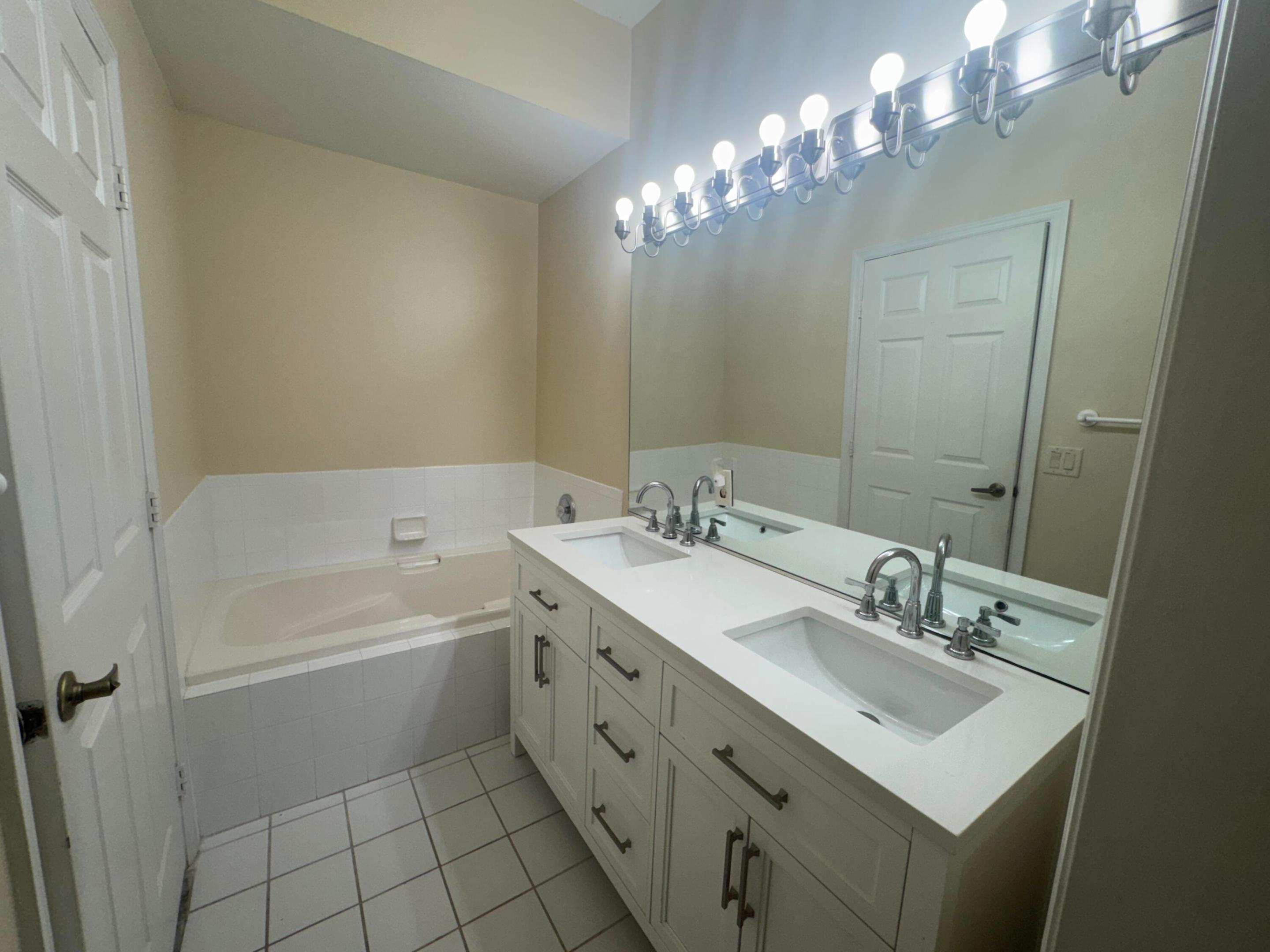 981 Nw Tuscany Drive Property Photo 17