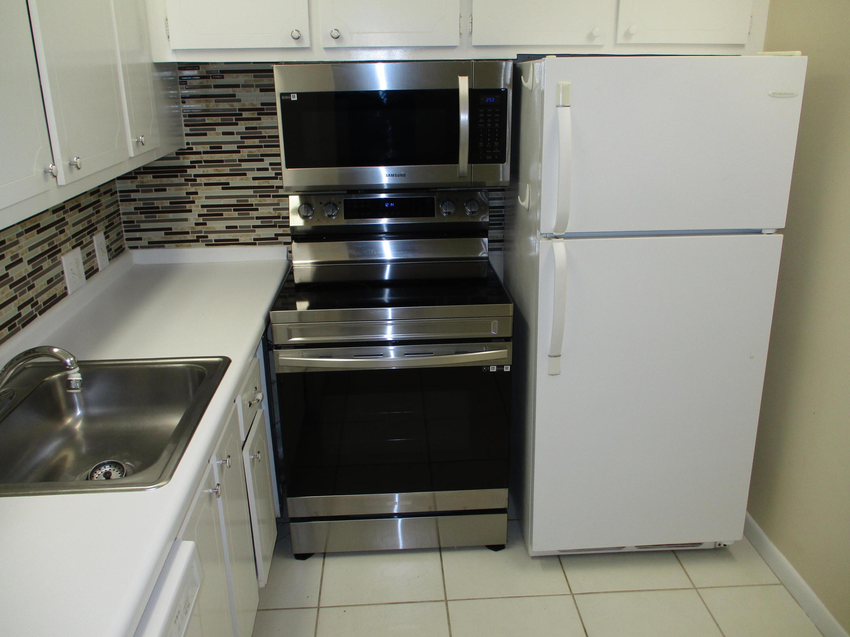 506 Mansfield M Property Photo 3