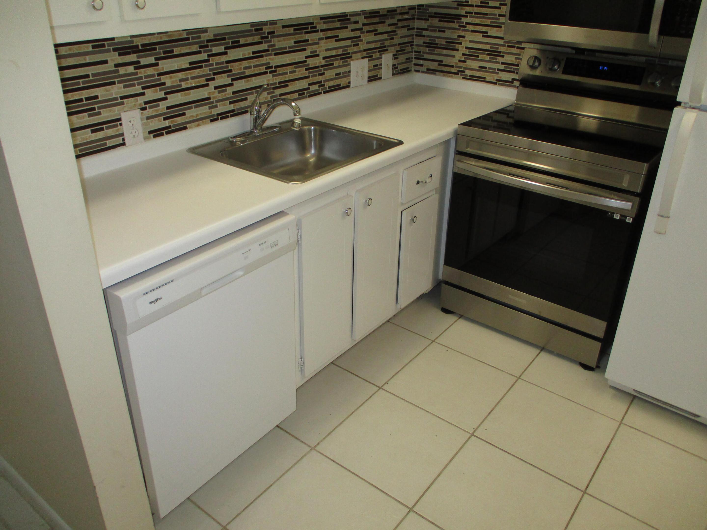 506 Mansfield M Property Photo 18