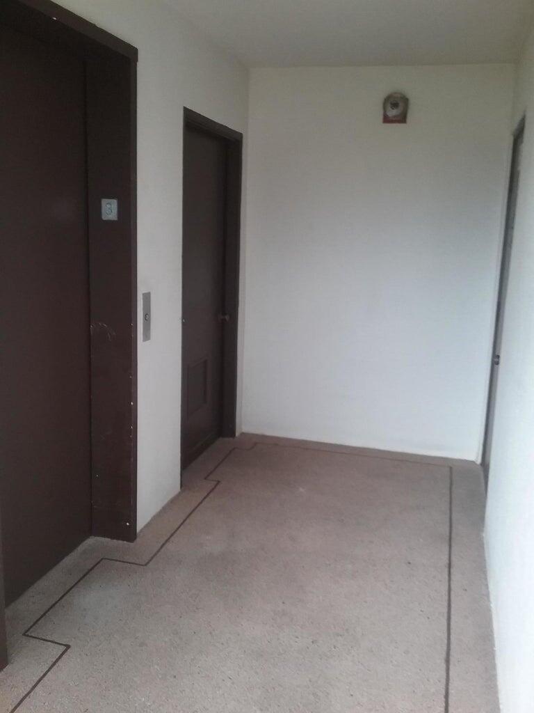 203 Suffolk E Property Photo 14