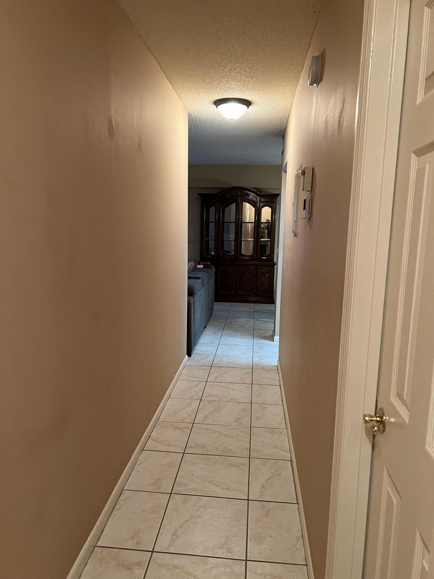 203 Suffolk E Property Photo 19