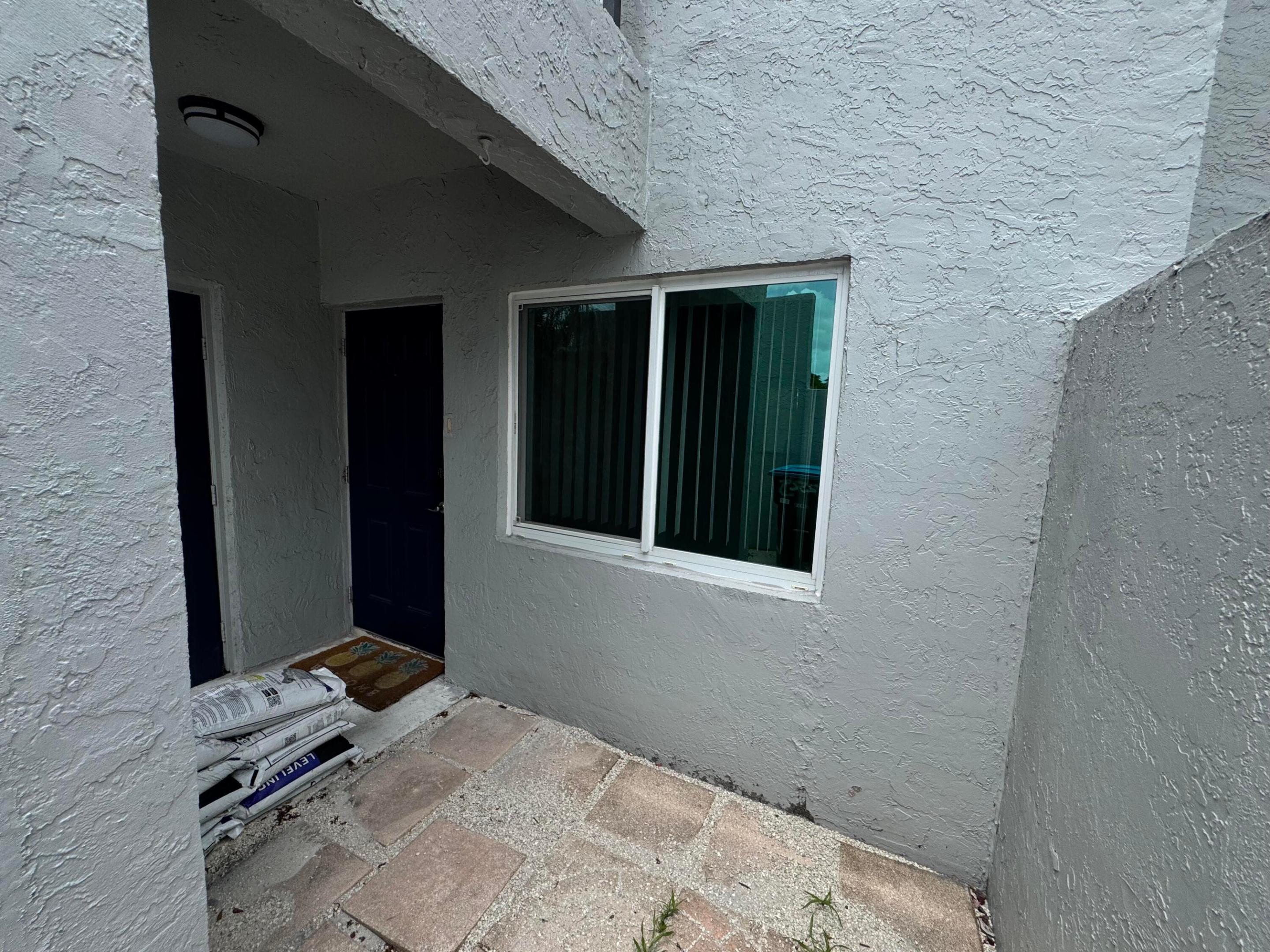 2323 Sw 82nd Way Property Photo 6