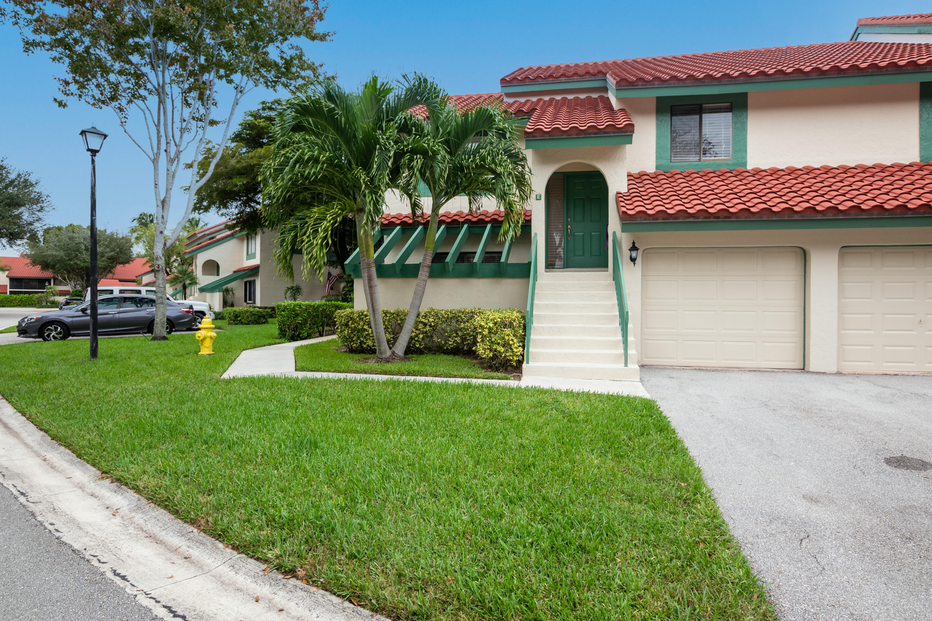 3 Lexington Lane E A Property Photo 1