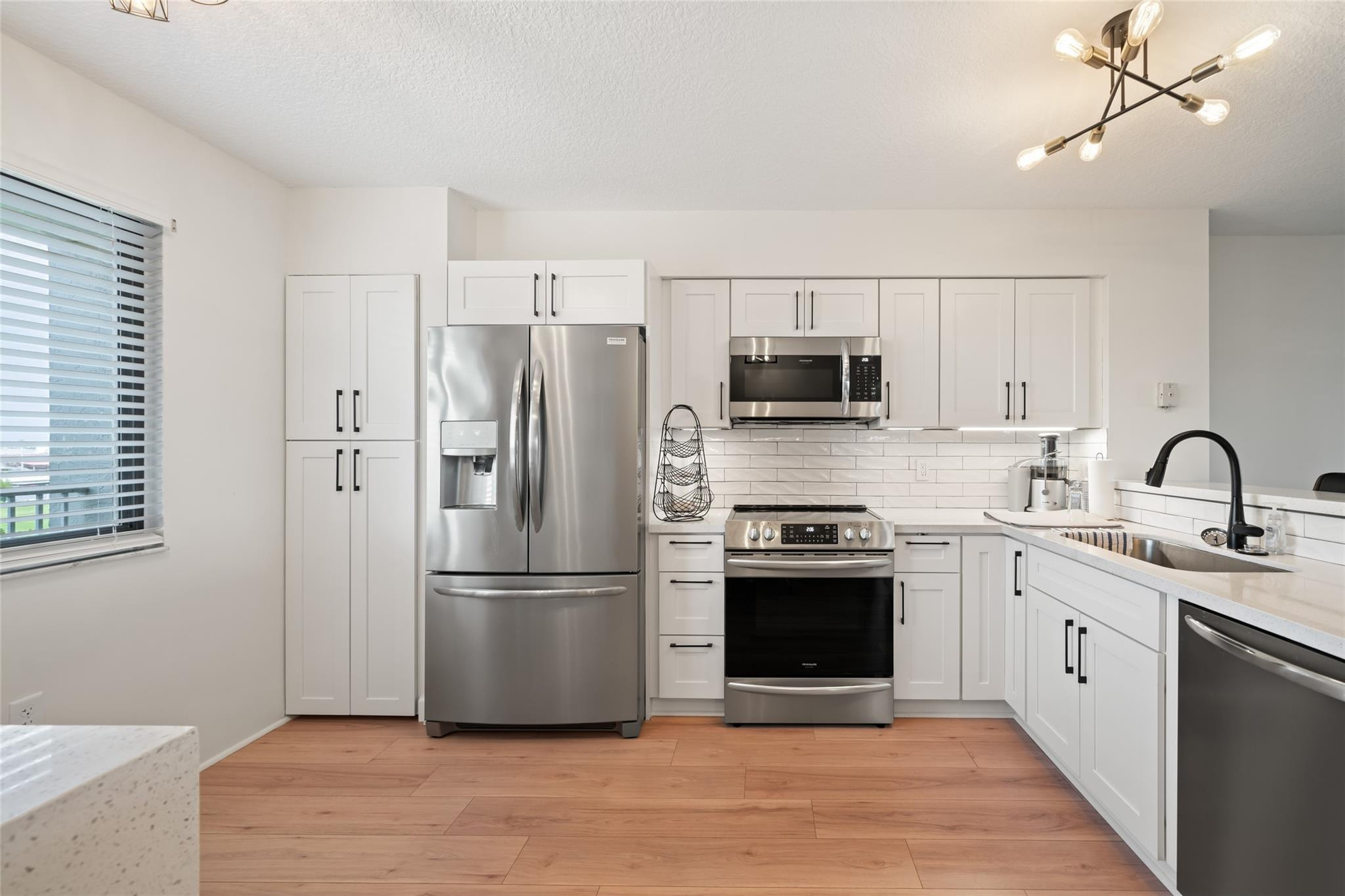 2240 N Cypress Bend Drive #802 Property Photo 1