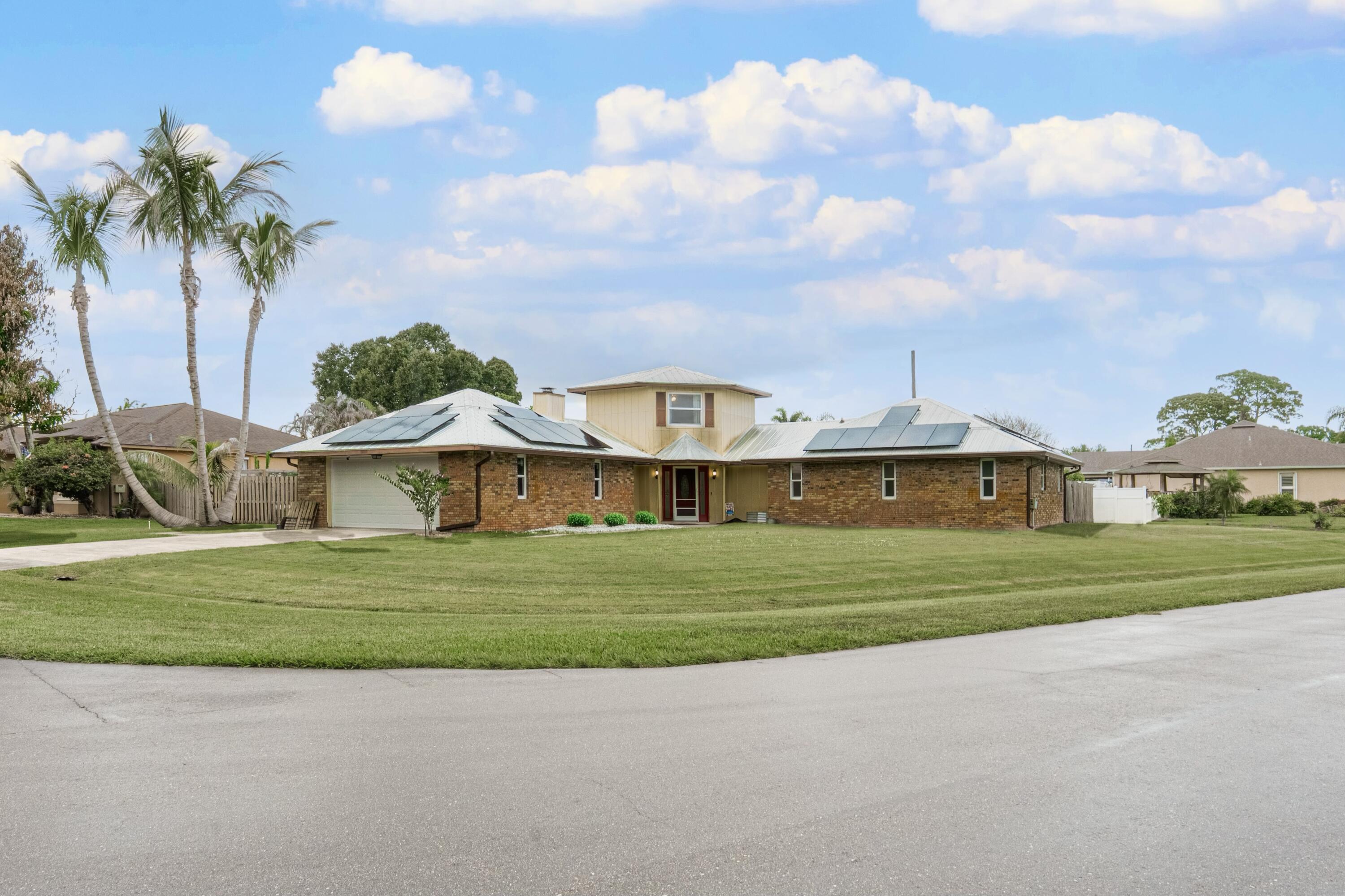 1091 Se Spinnaker Avenue Property Photo 1