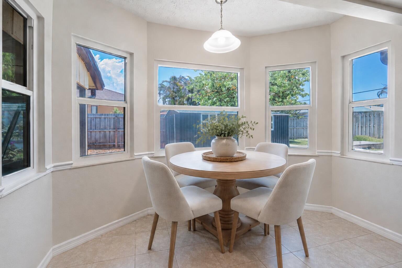 1091 Se Spinnaker Avenue Property Photo 8