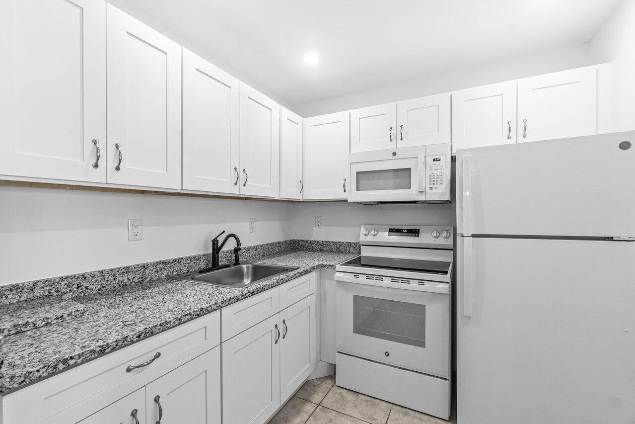 52 Kingswood C Property Photo 1