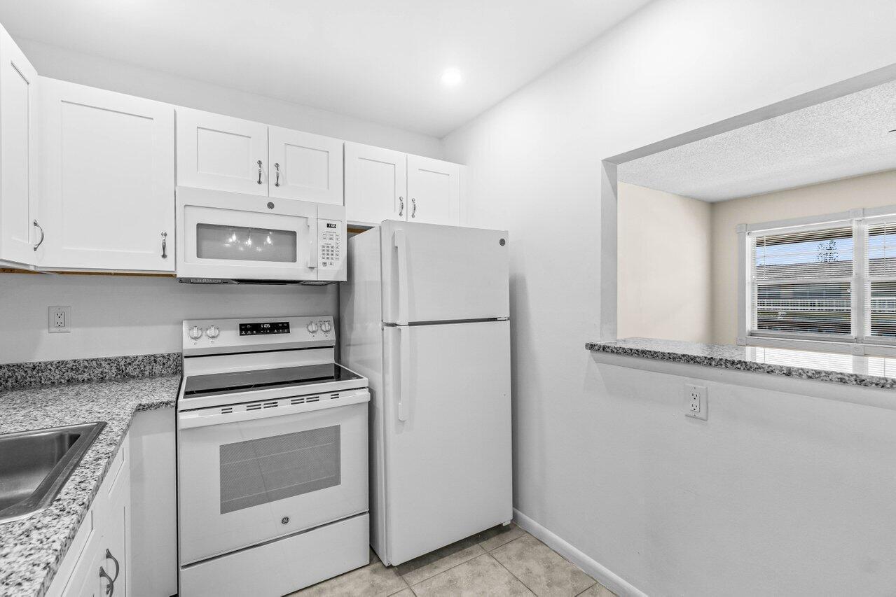 52 Kingswood C Property Photo 6