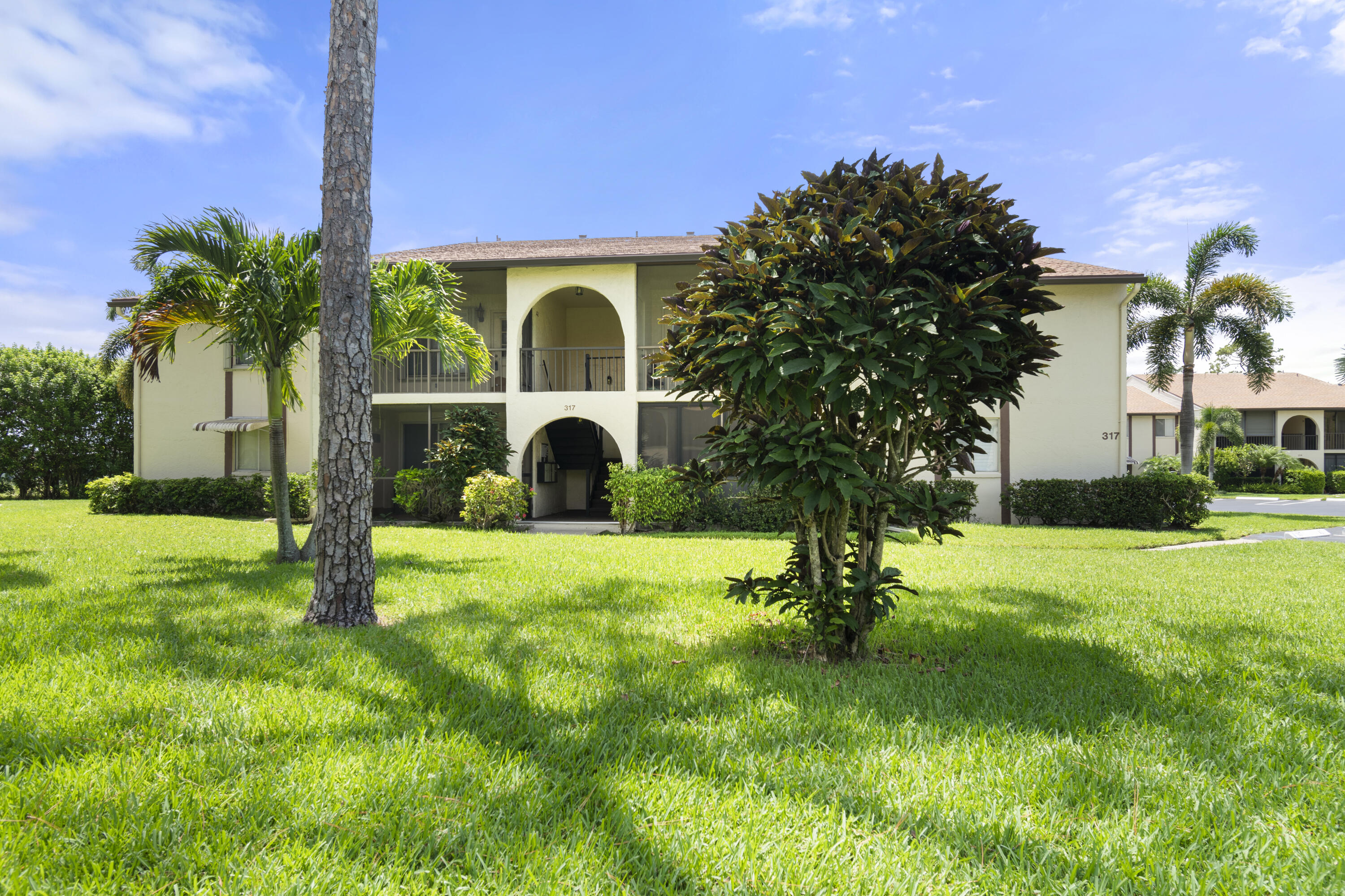 317 Knotty Pine Circle D-2 Property Photo 1