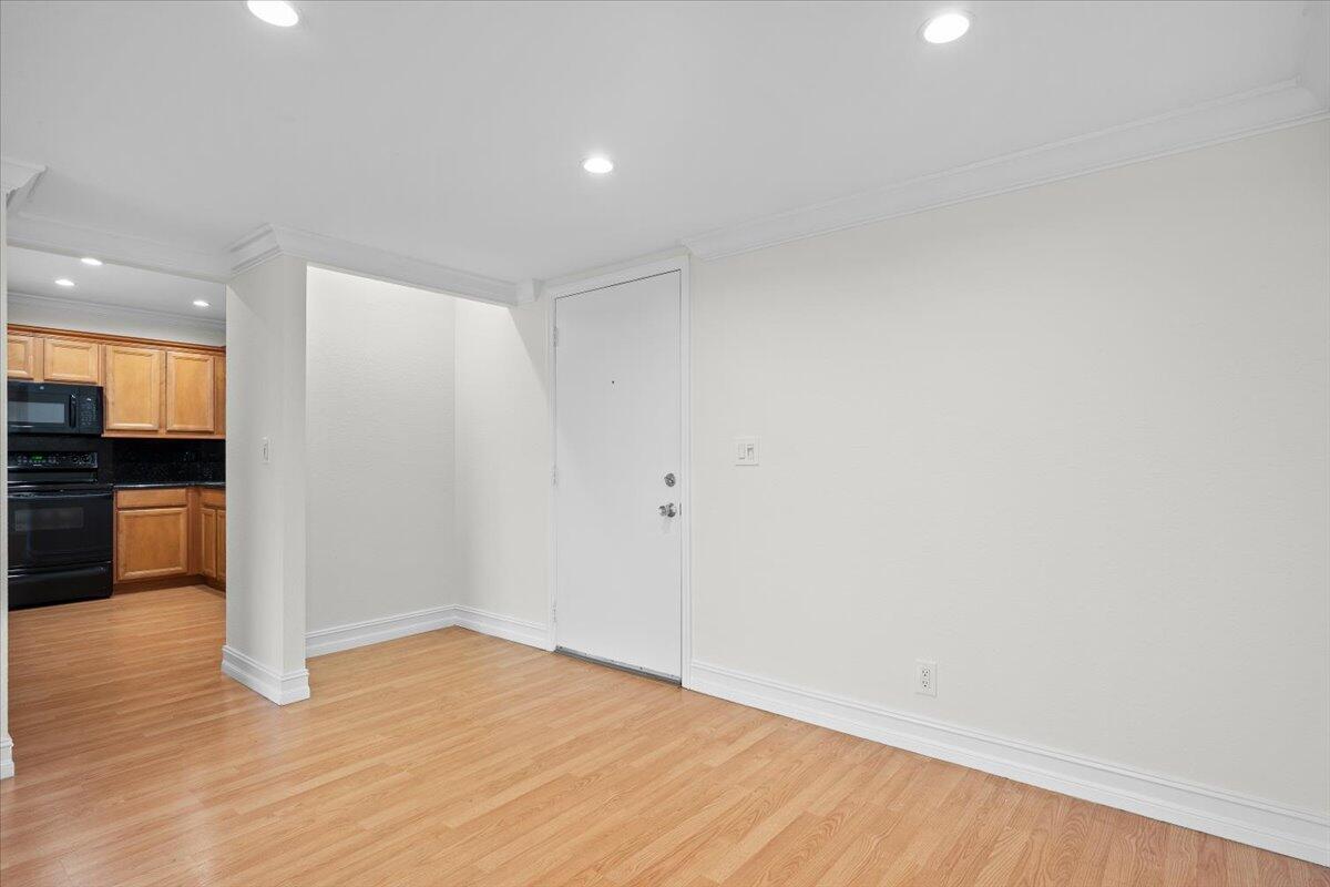 190 Lake Evelyn Drive 190 Property Photo 2