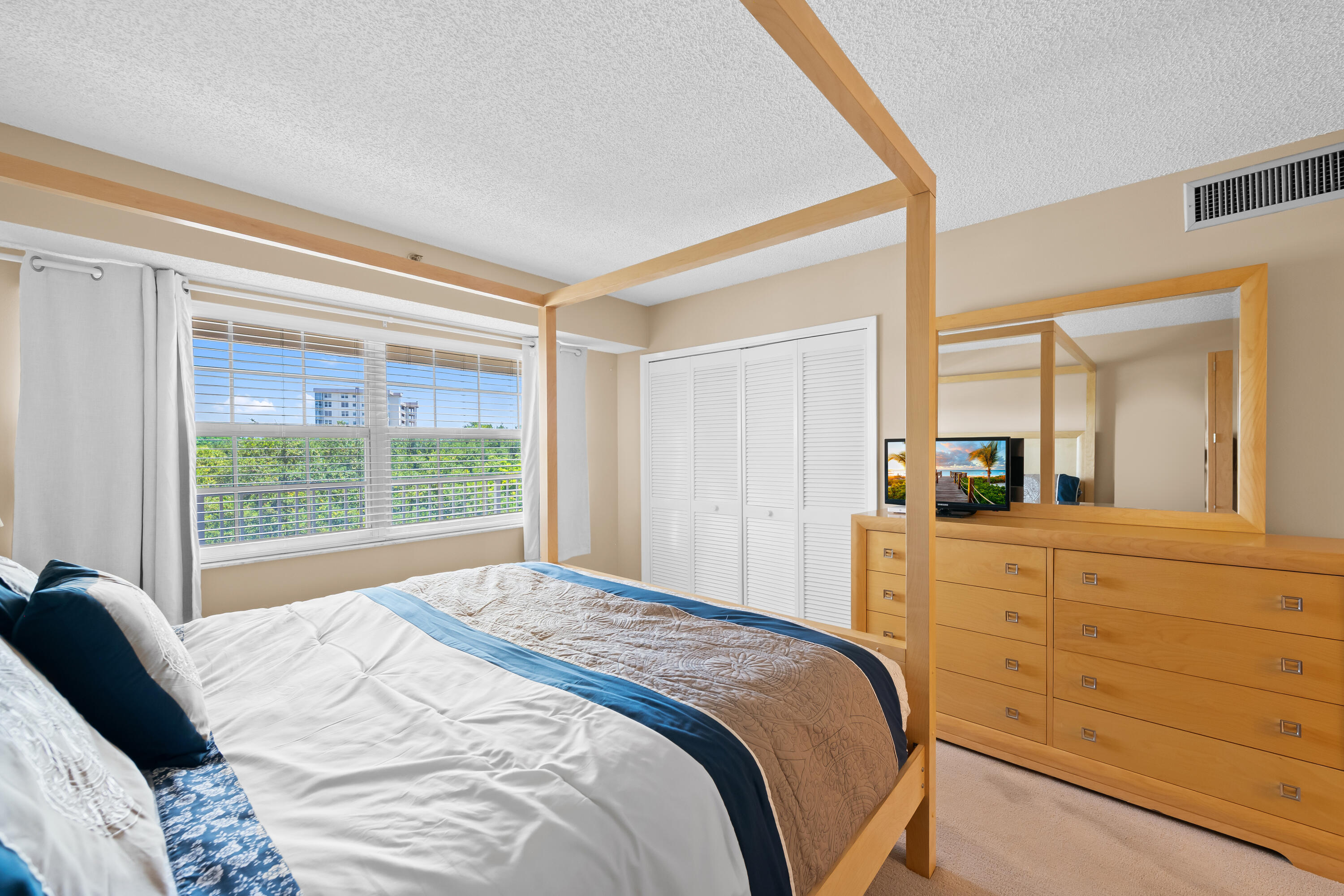 3510 Oaks Way 406 Property Photo 16