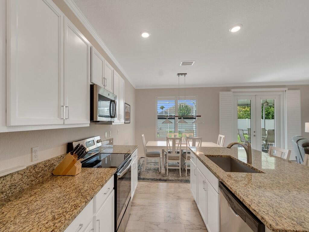 10105 Verona Manor Property Photo 11