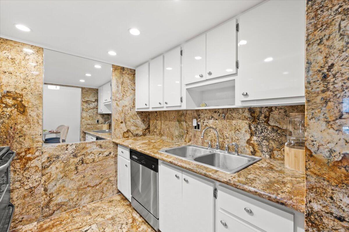 4501 S Ocean Boulevard F2 Property Photo 15