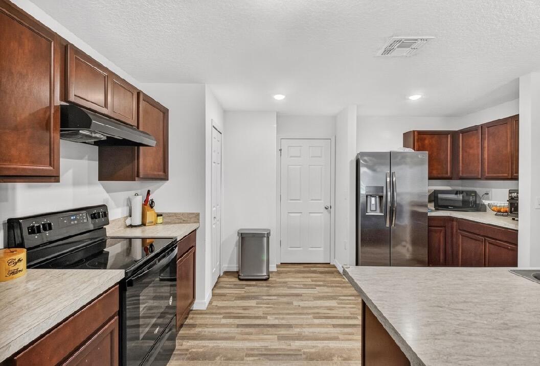 2033 Sw Leafy Road Property Photo 6