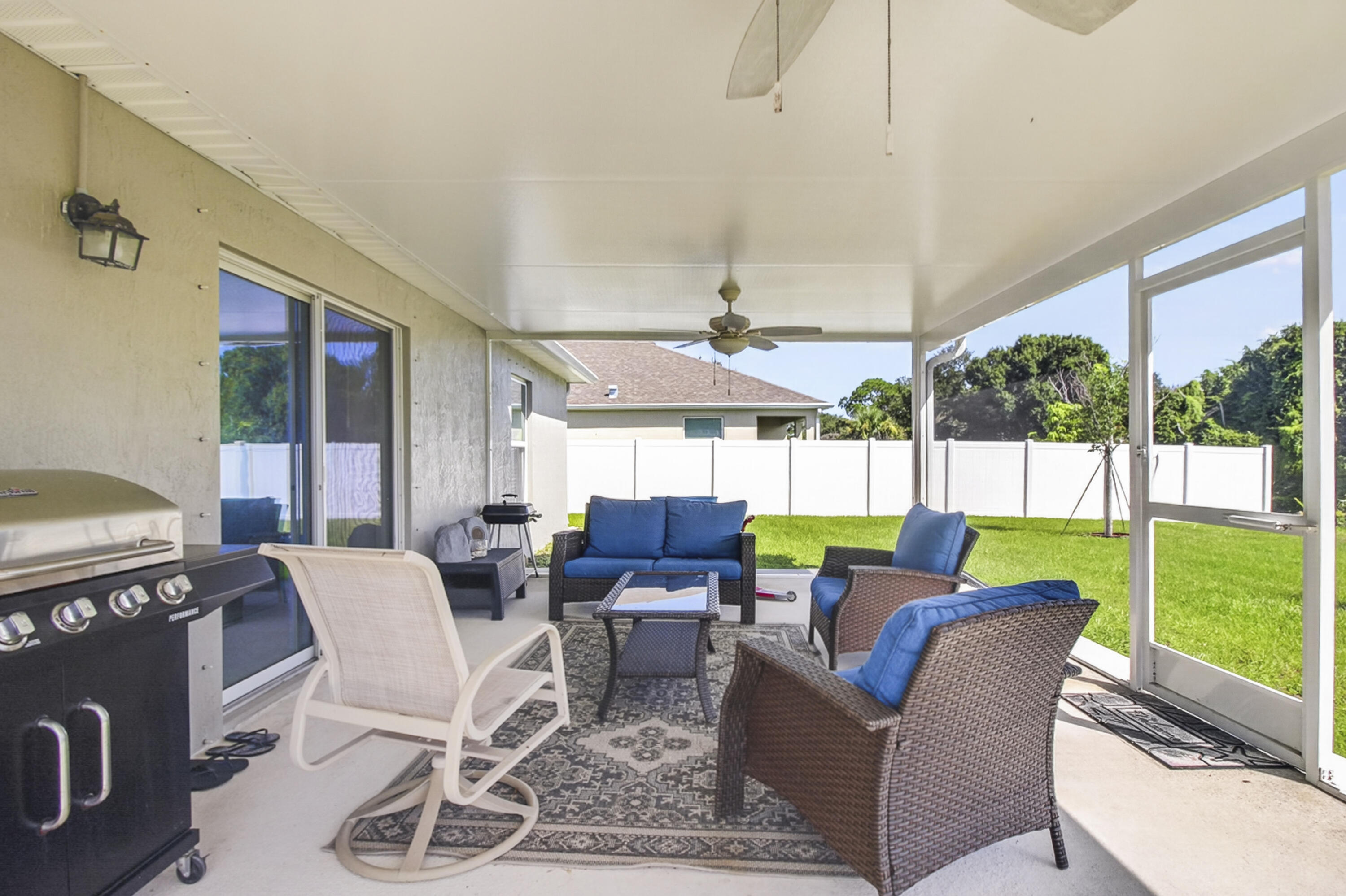 2033 Sw Leafy Road Property Photo 15