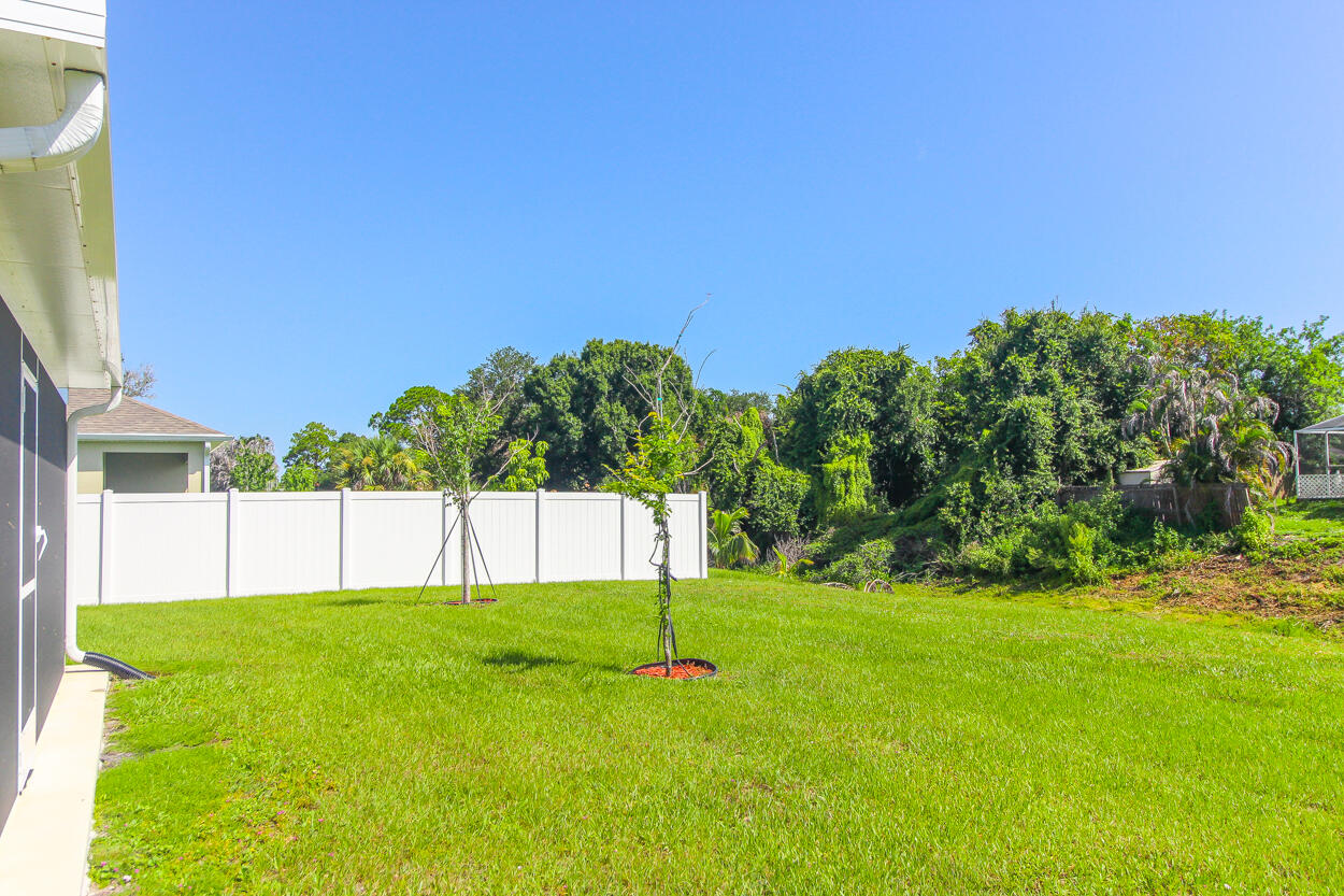 2033 Sw Leafy Road Property Photo 31