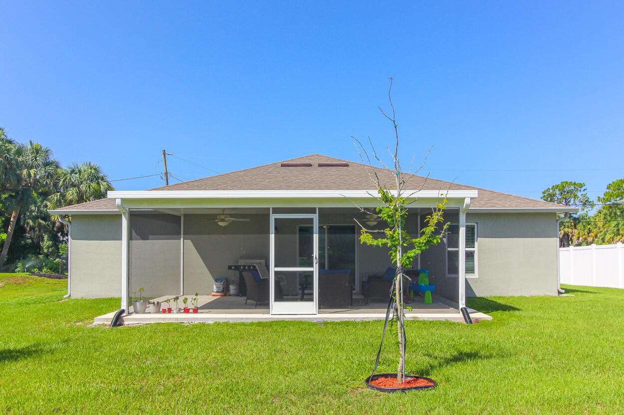 2033 Sw Leafy Road Property Photo 38