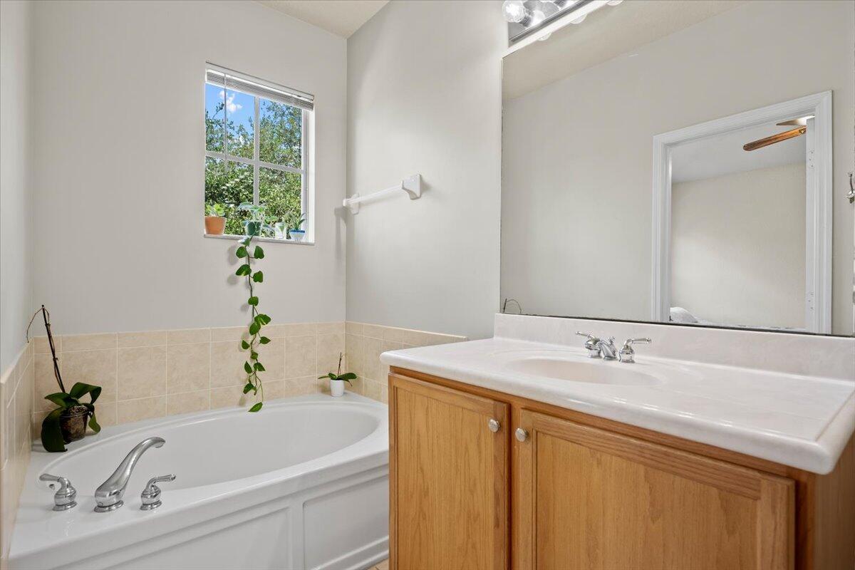 335 E Thatch Palm Circle 104 Property Photo 20