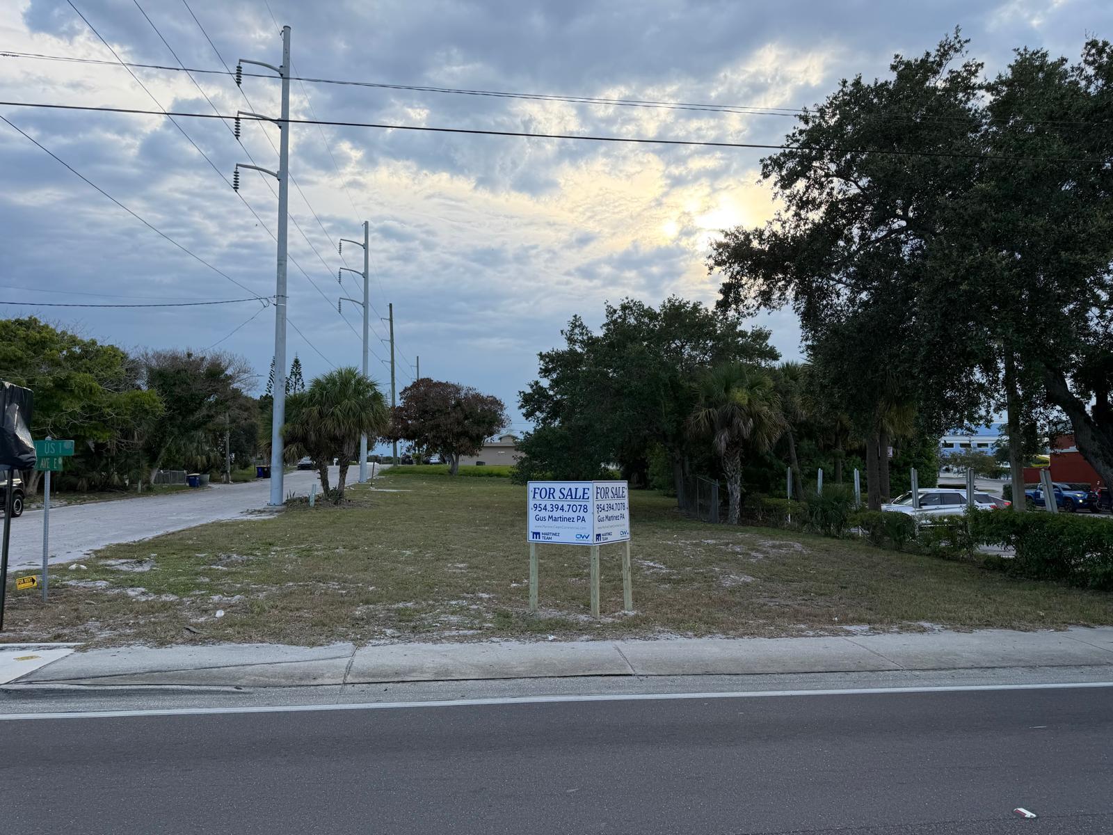408 Avenue E Property Photo 1