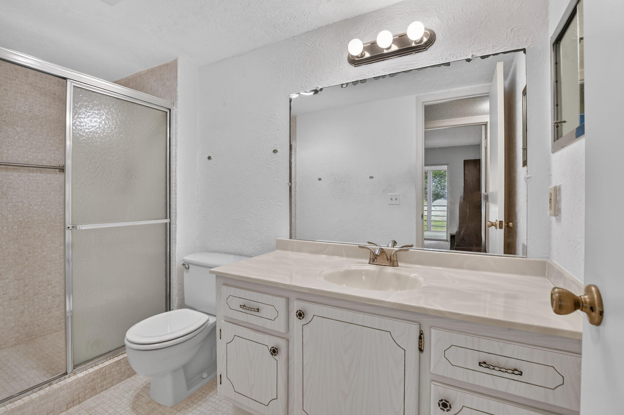2049 Ventnor O Crescent 2049 Property Photo 6