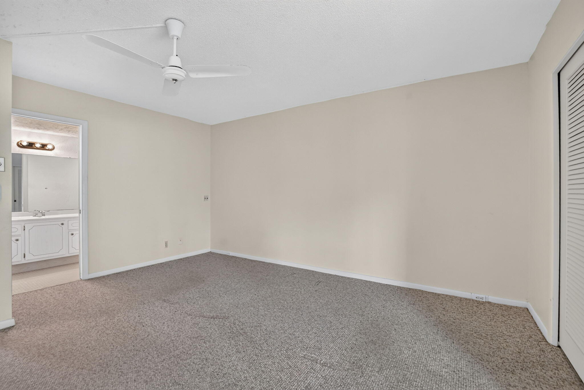 2049 Ventnor O Crescent 2049 Property Photo 16