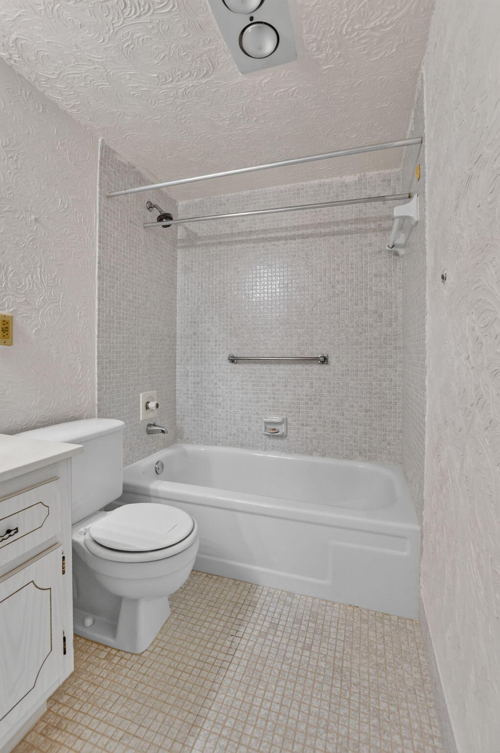 2049 Ventnor O Crescent 2049 Property Photo 17