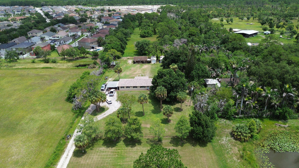 9302 Orange Avenue Property Photo 4