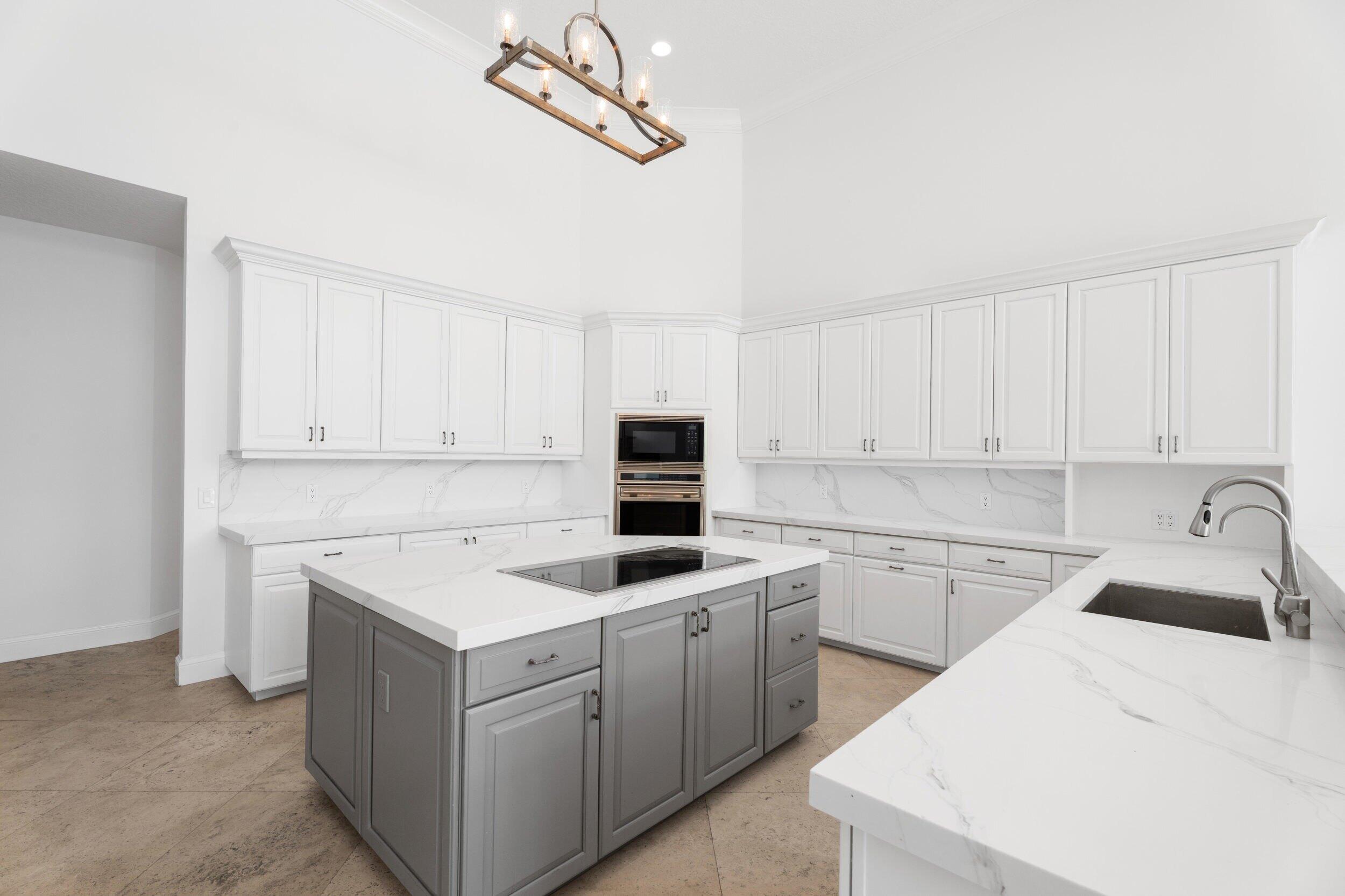 6841 Se Harbor Circle Property Photo 18