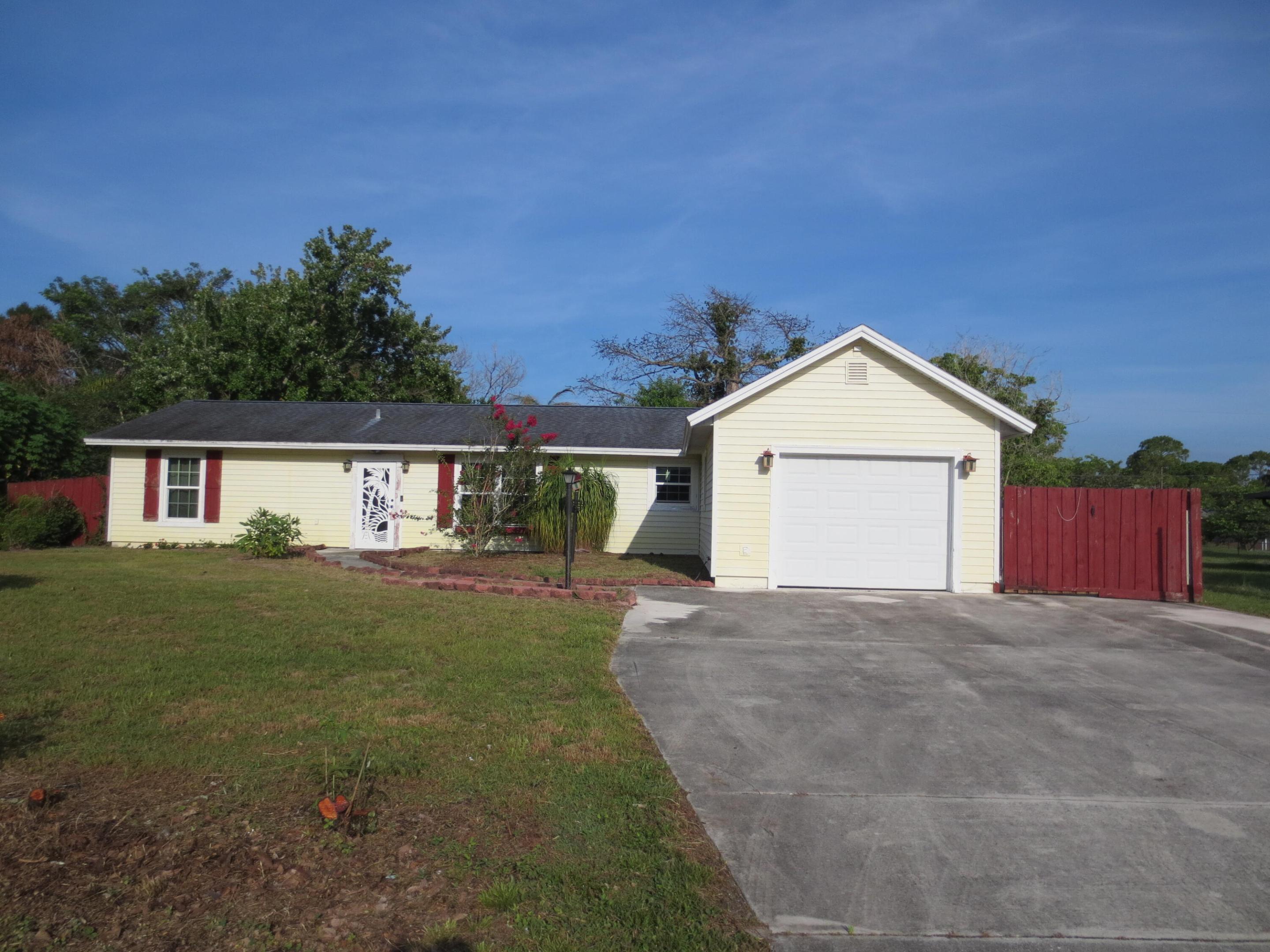 782 NW Selvitz Road Property Photo 1