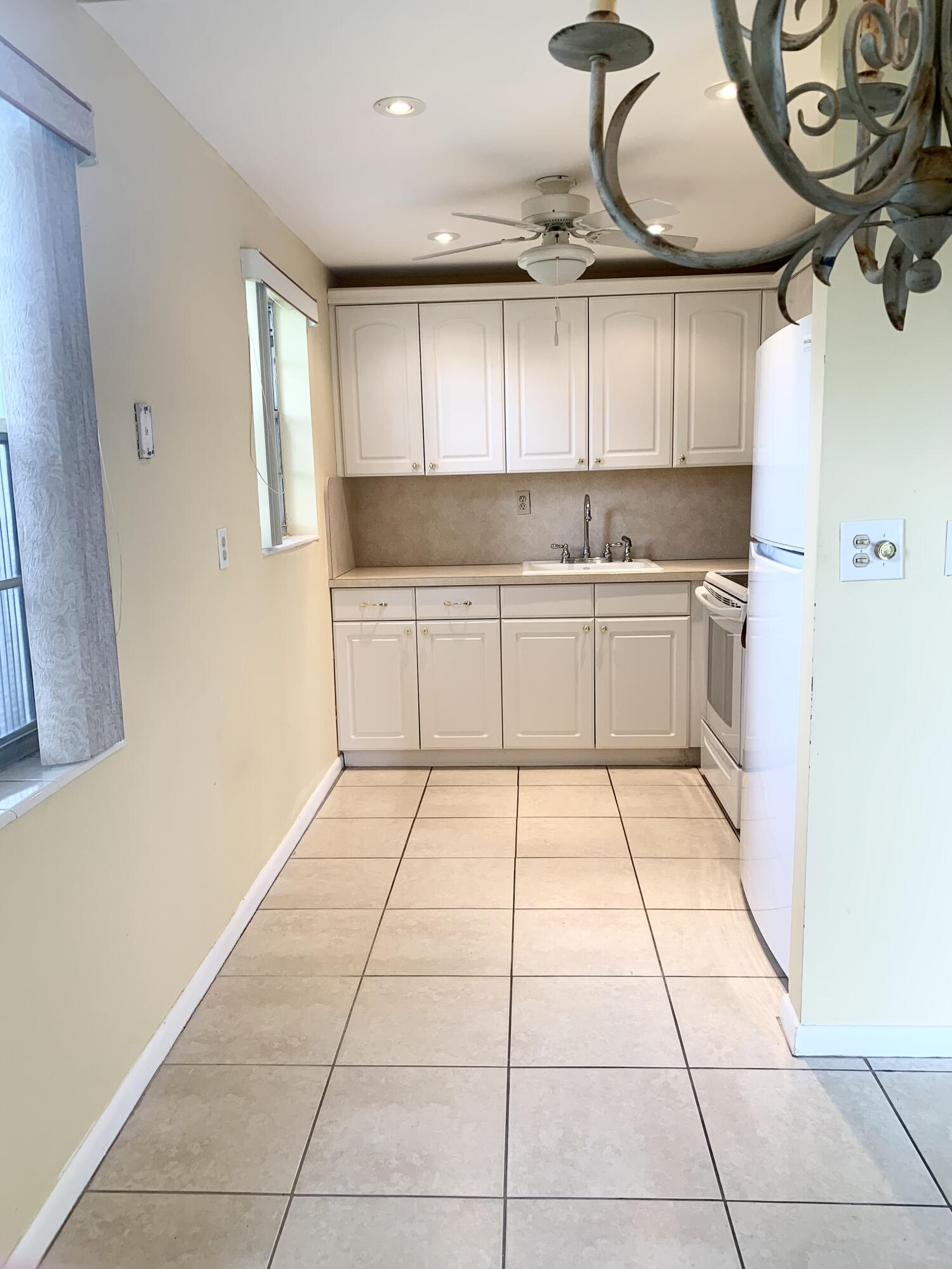 81 Kingswood E Property Photo 9