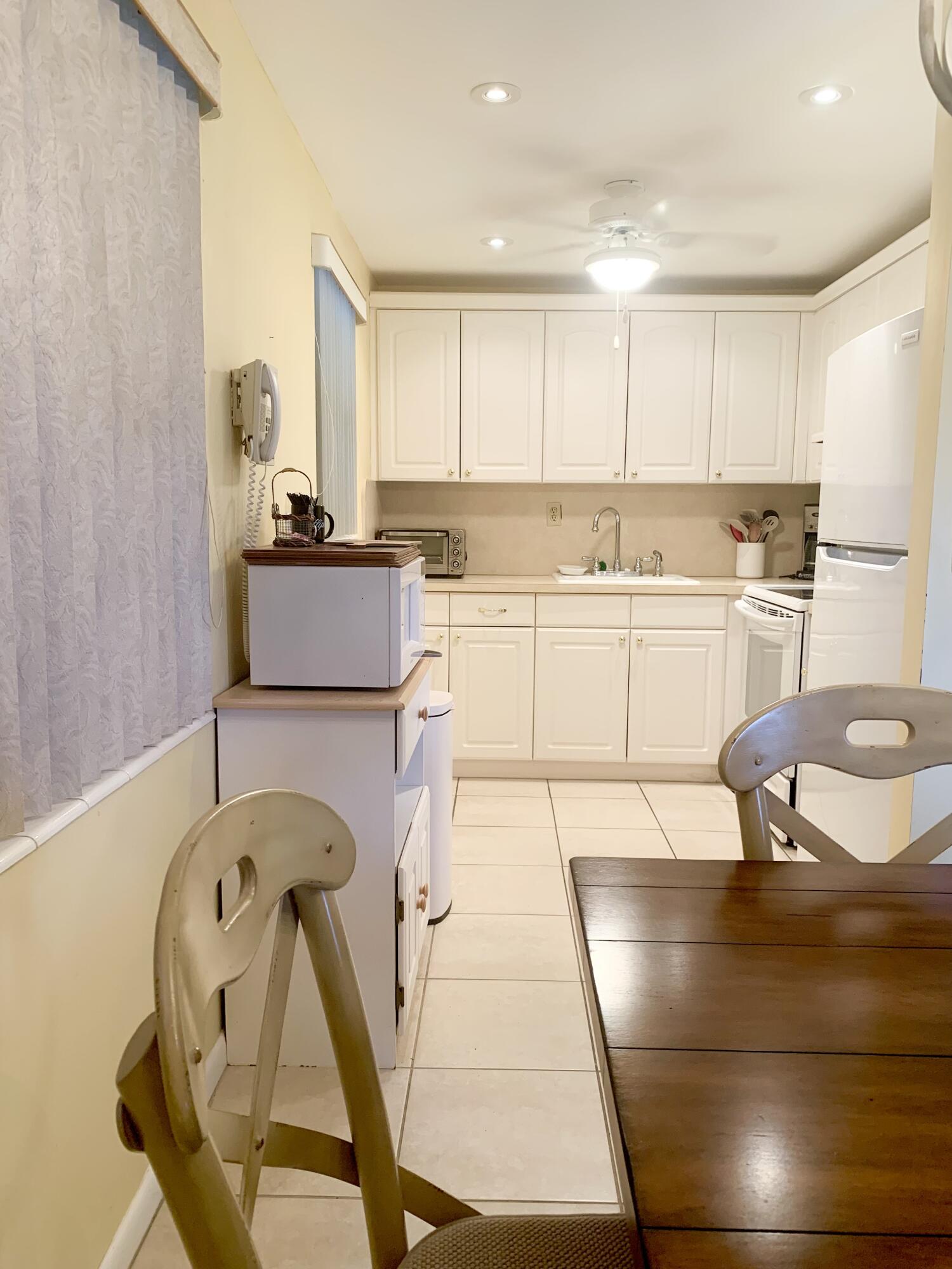 81 Kingswood E Property Photo 13