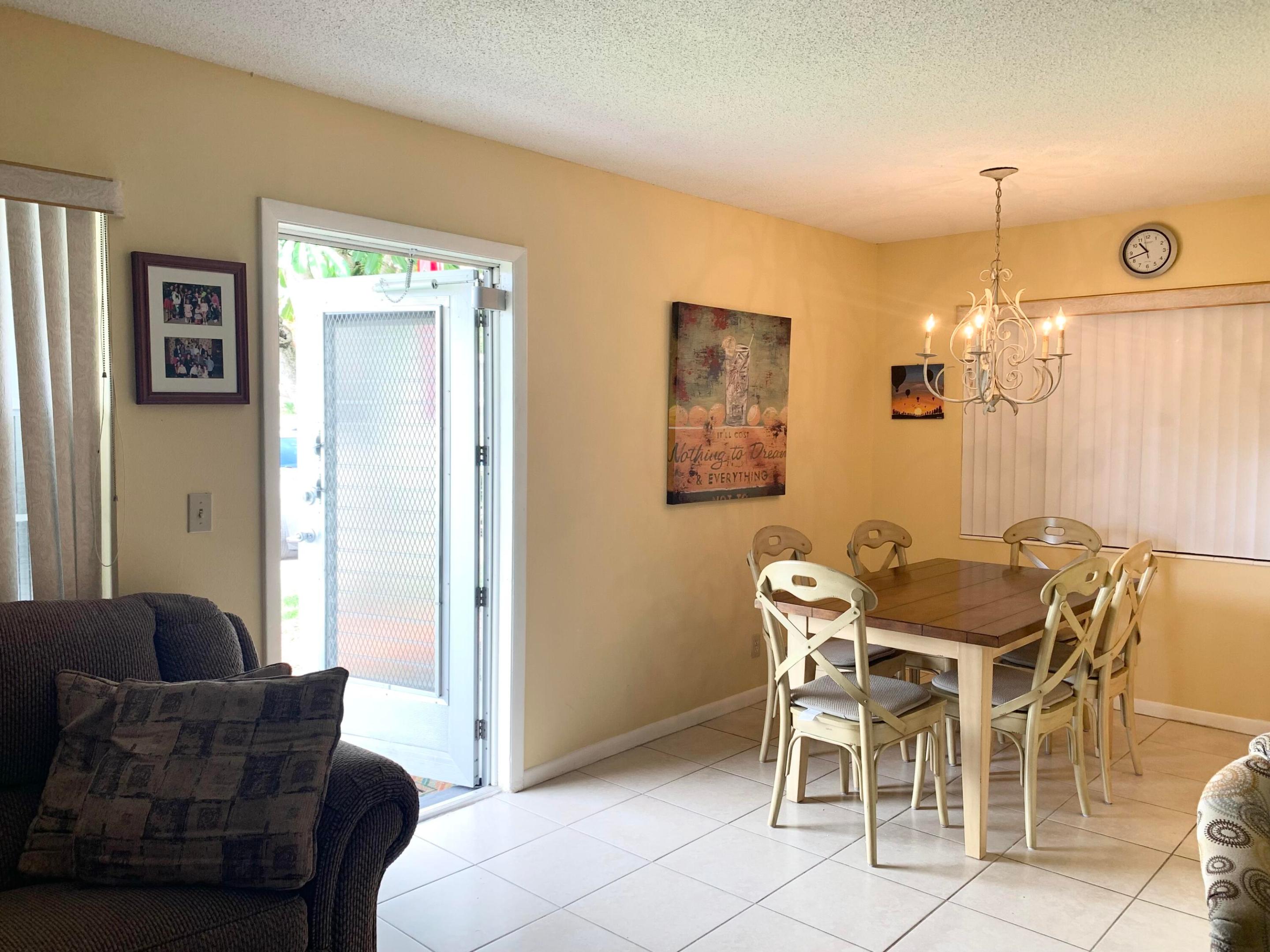81 Kingswood E Property Photo 19