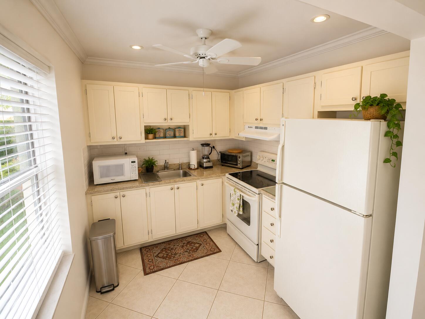 567 Burgundy L Property Photo 6