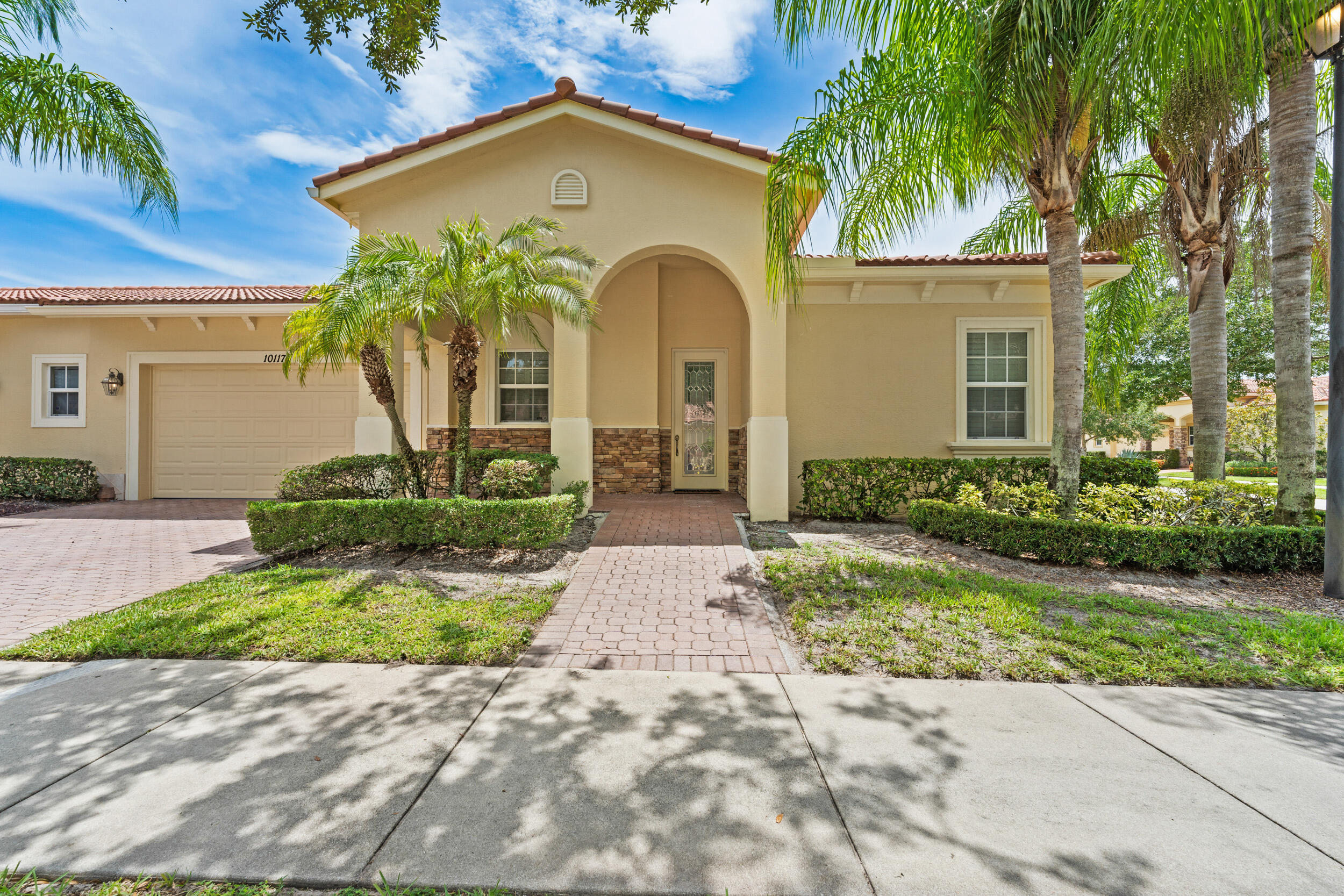 10117 SW Canossa Way Property Photo 1