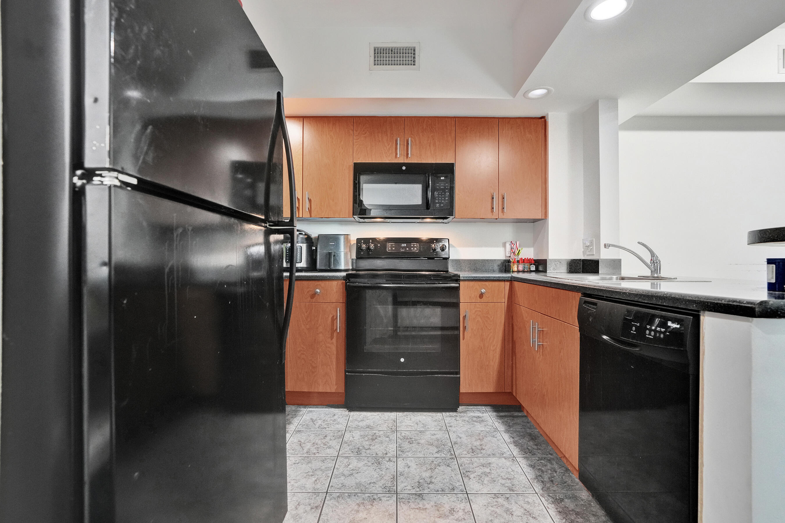 100 N Federal Highway 723 Property Photo 17
