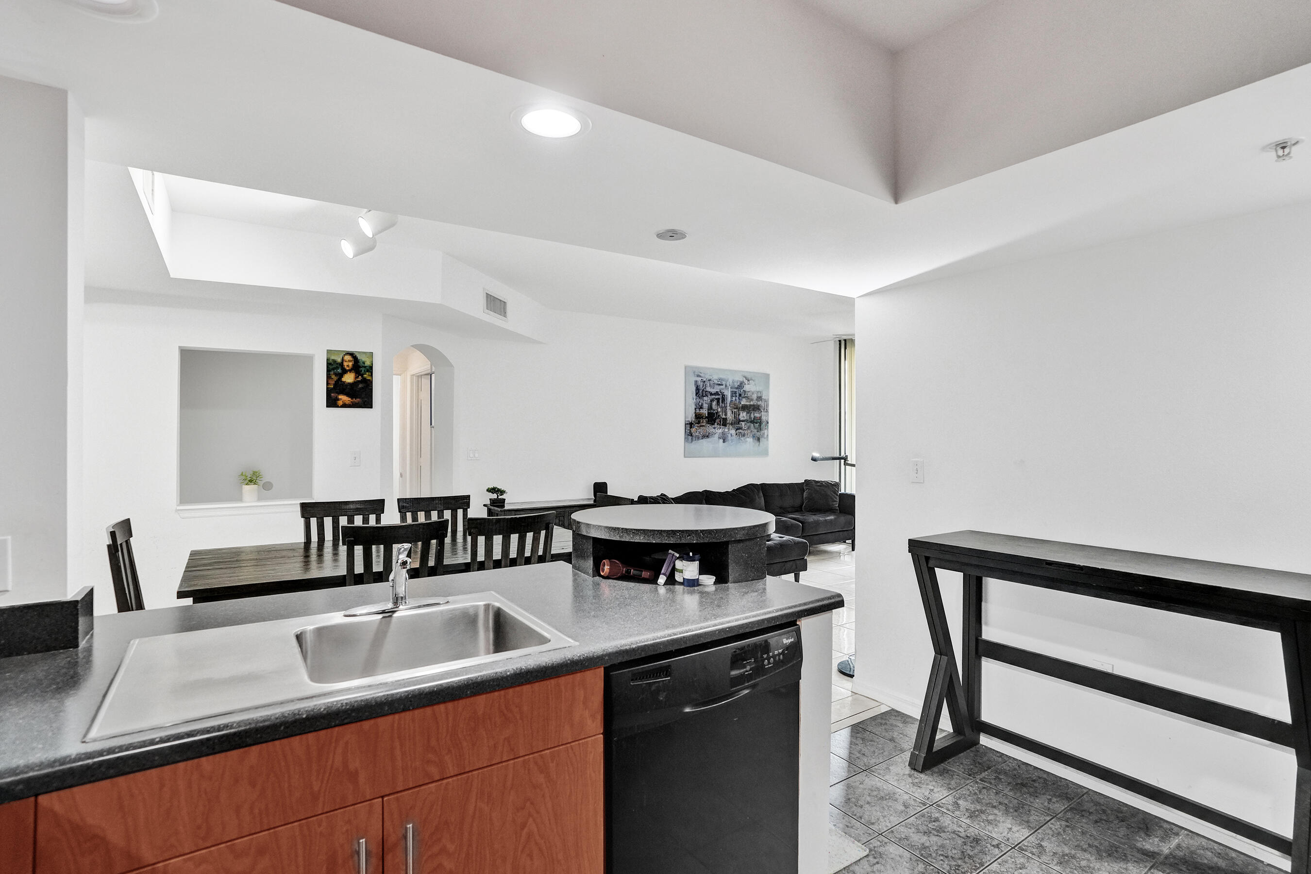 100 N Federal Highway 723 Property Photo 18